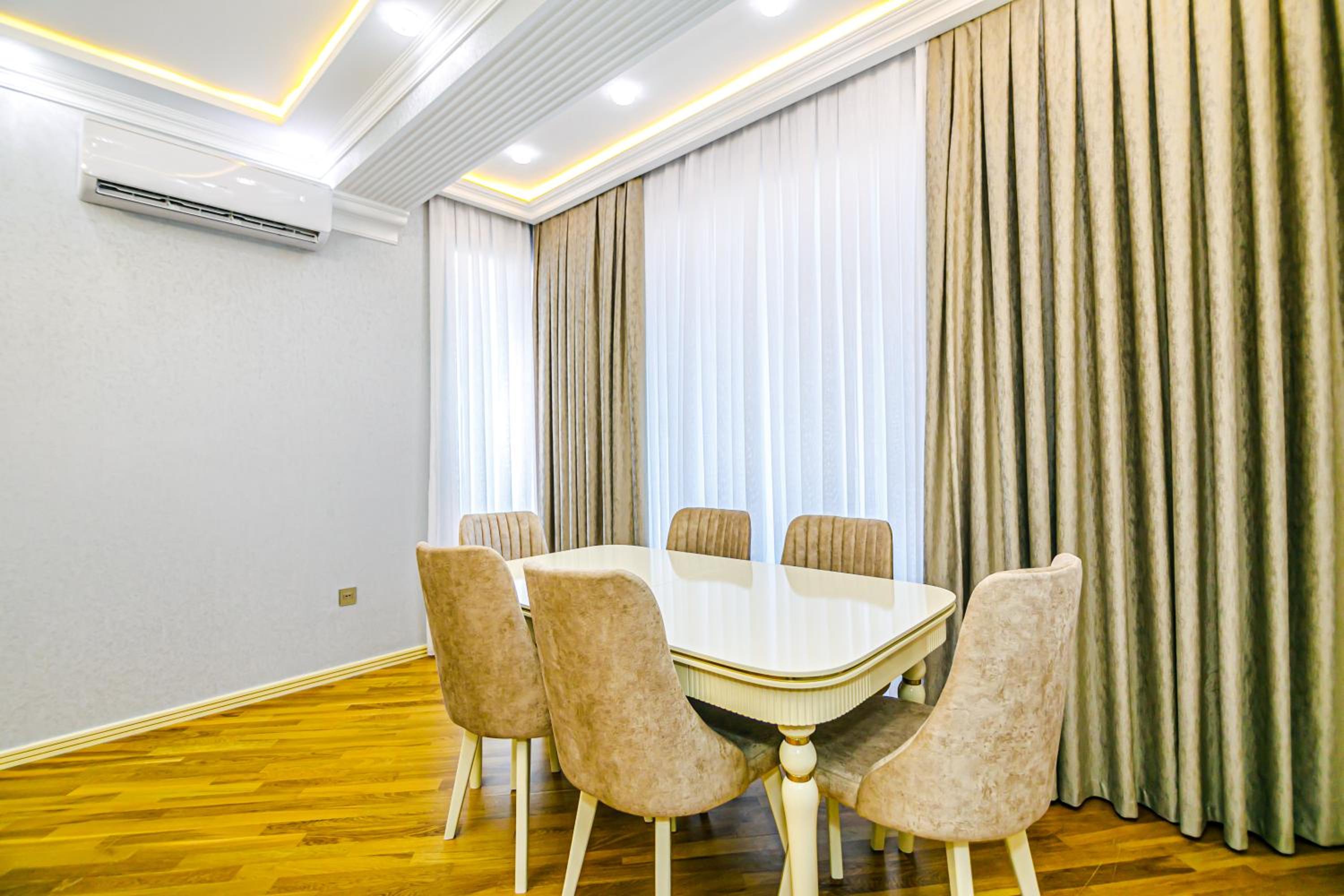 Vip Luxury Apartment in City Center, Baku