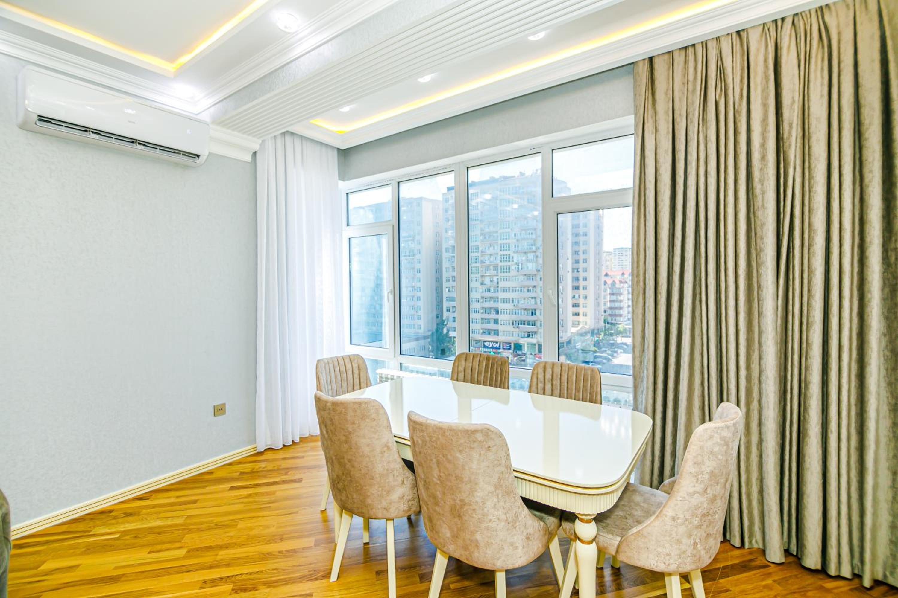 Vip Luxury Apartment in City Center, Baku
