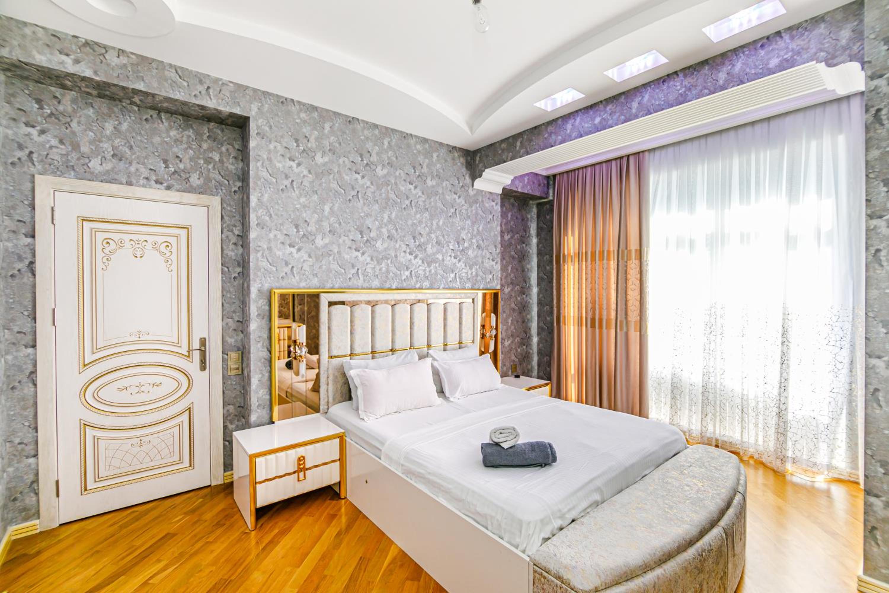 Vip Luxury Apartment in City Center, Baku