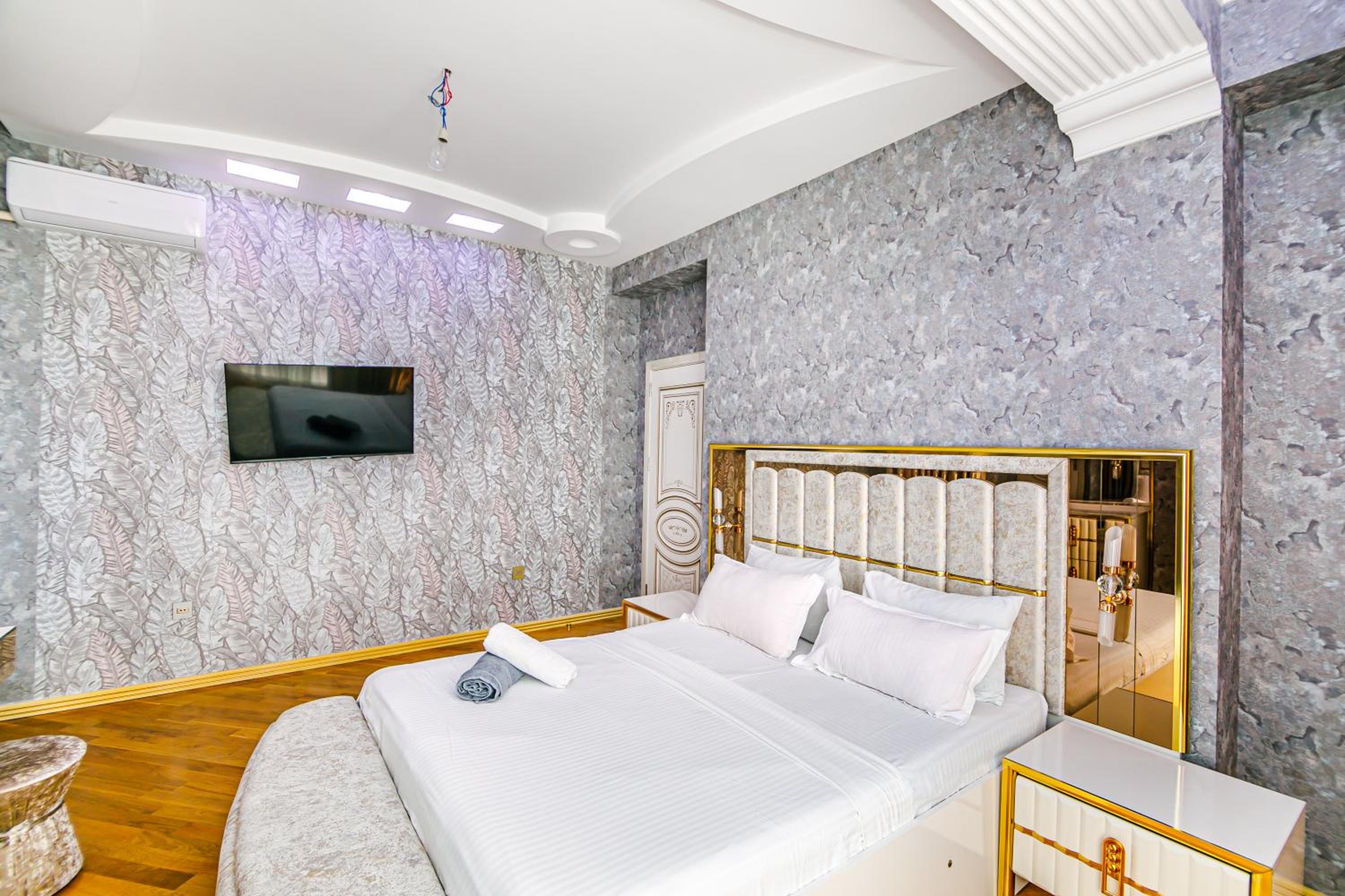 Vip Luxury Apartment in City Center, Baku