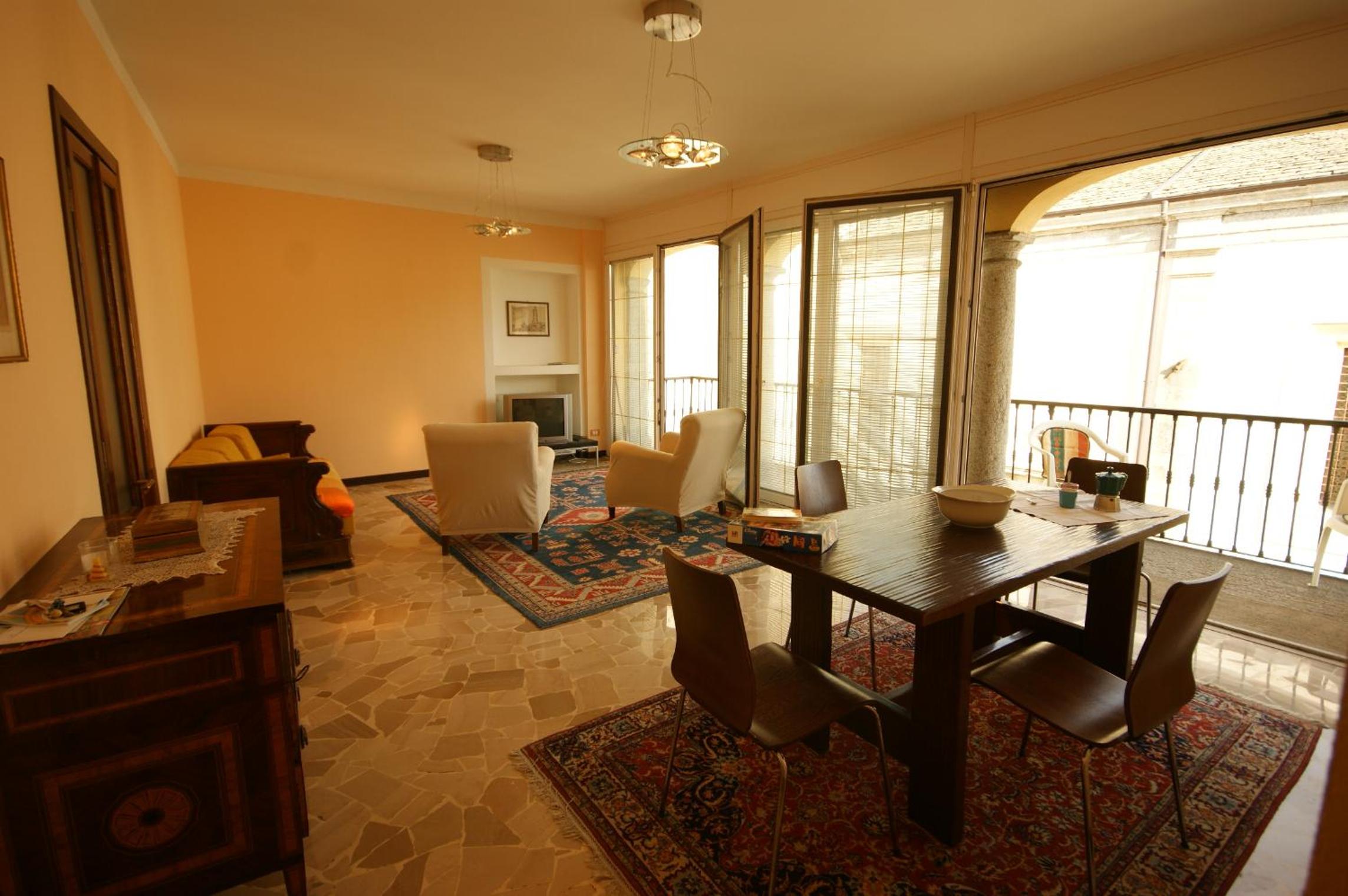 Loggia degli Innocenti Leonardo - Central 2-Room-Flat view 4