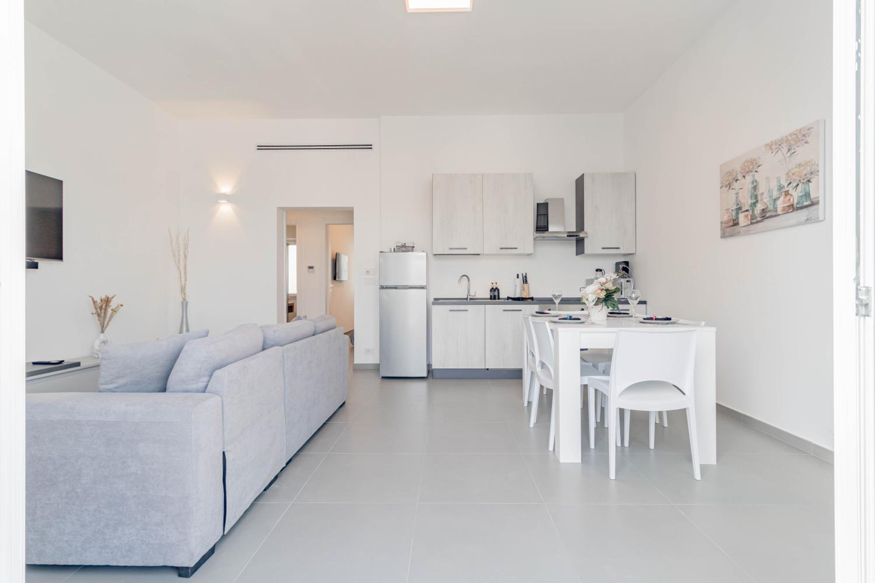 H11 VILLA MIA Giardino-Parcheggio view 5