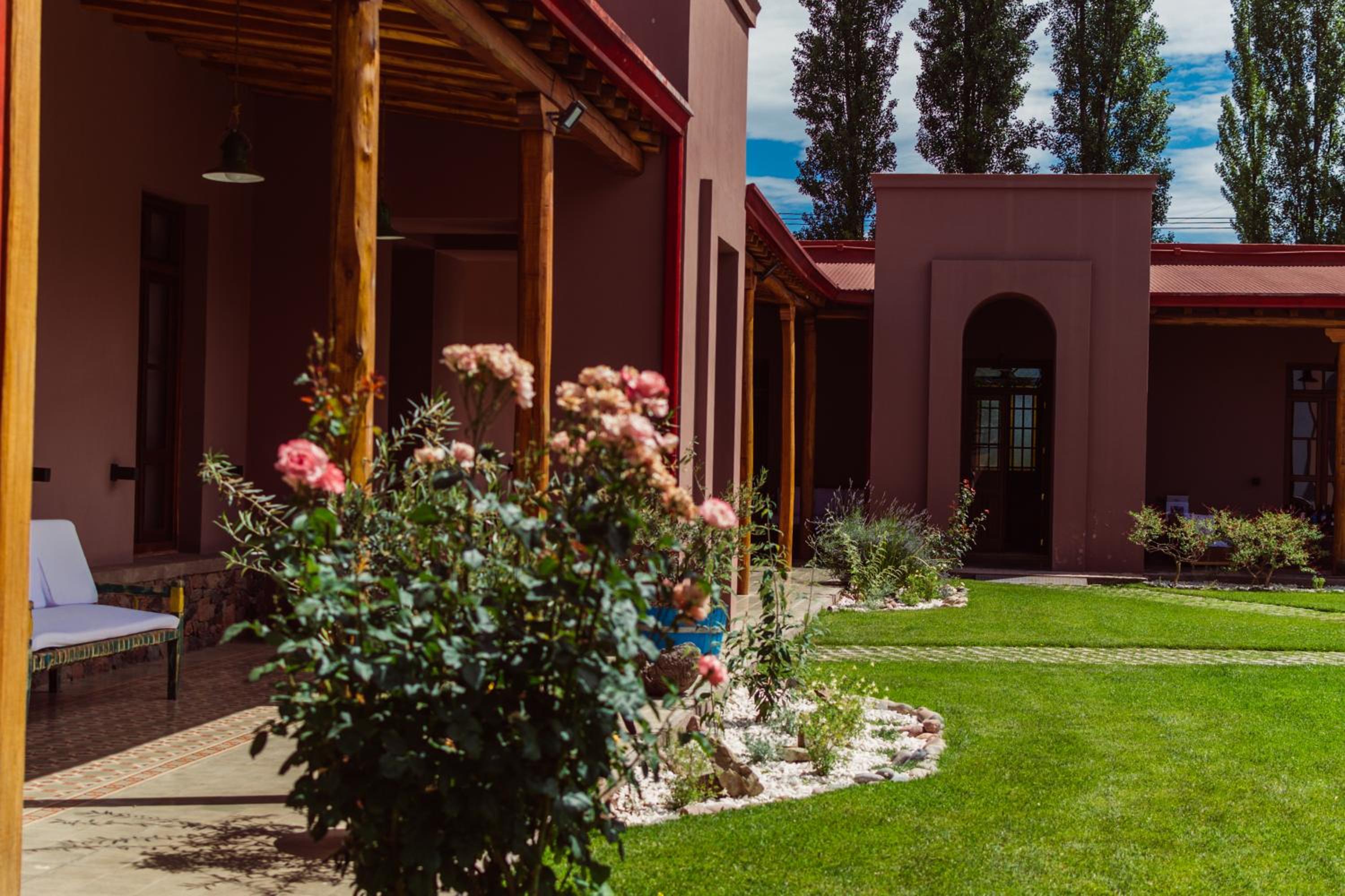 Lamadrid Guest House