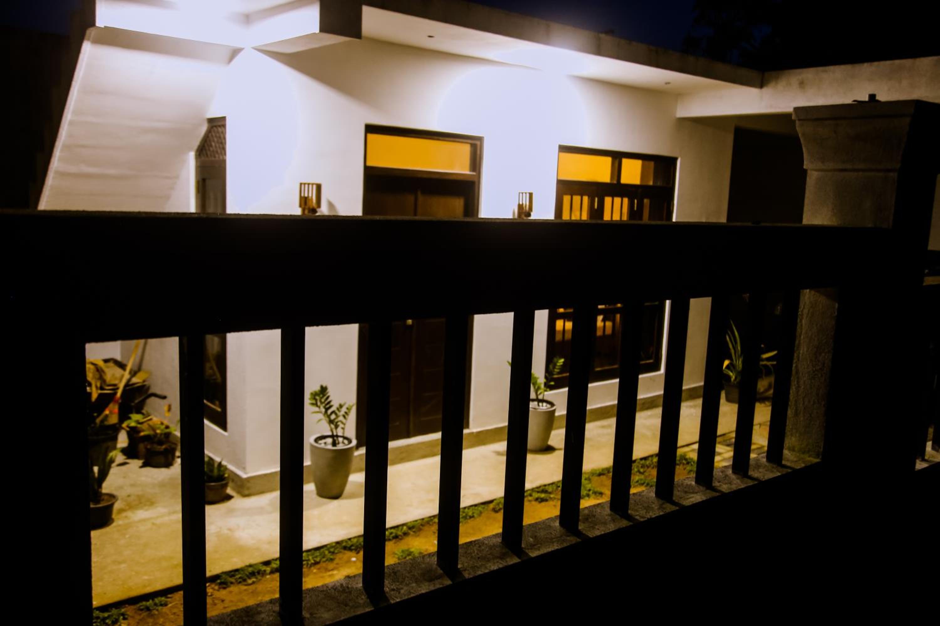 Muse Manor