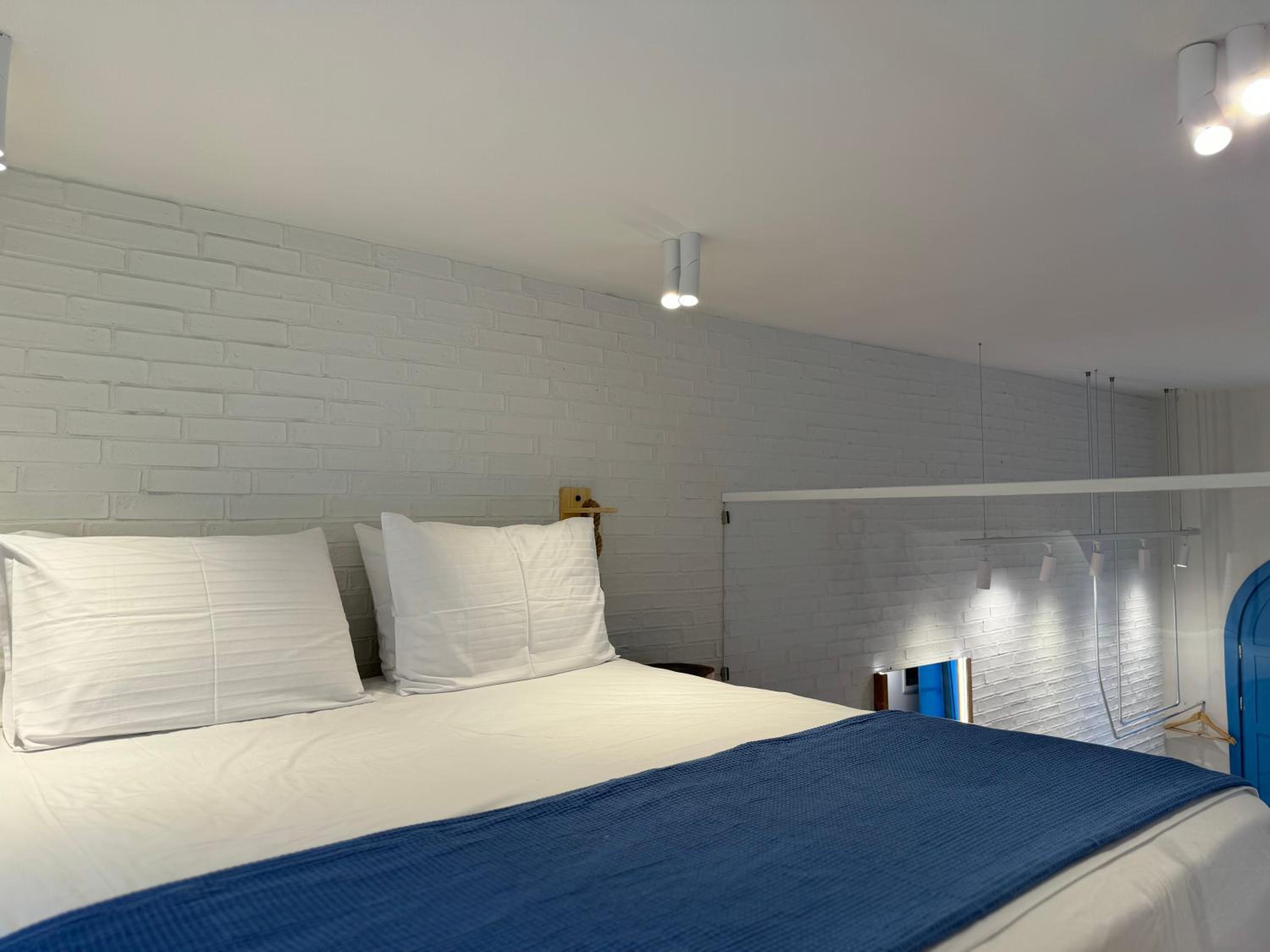 Elpis Guest House