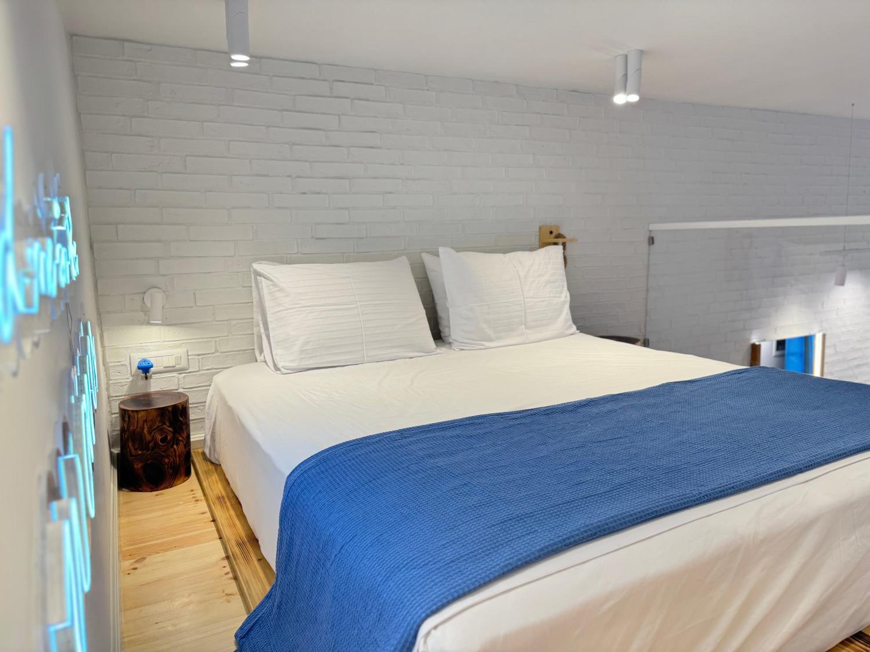 Elpis Guest House