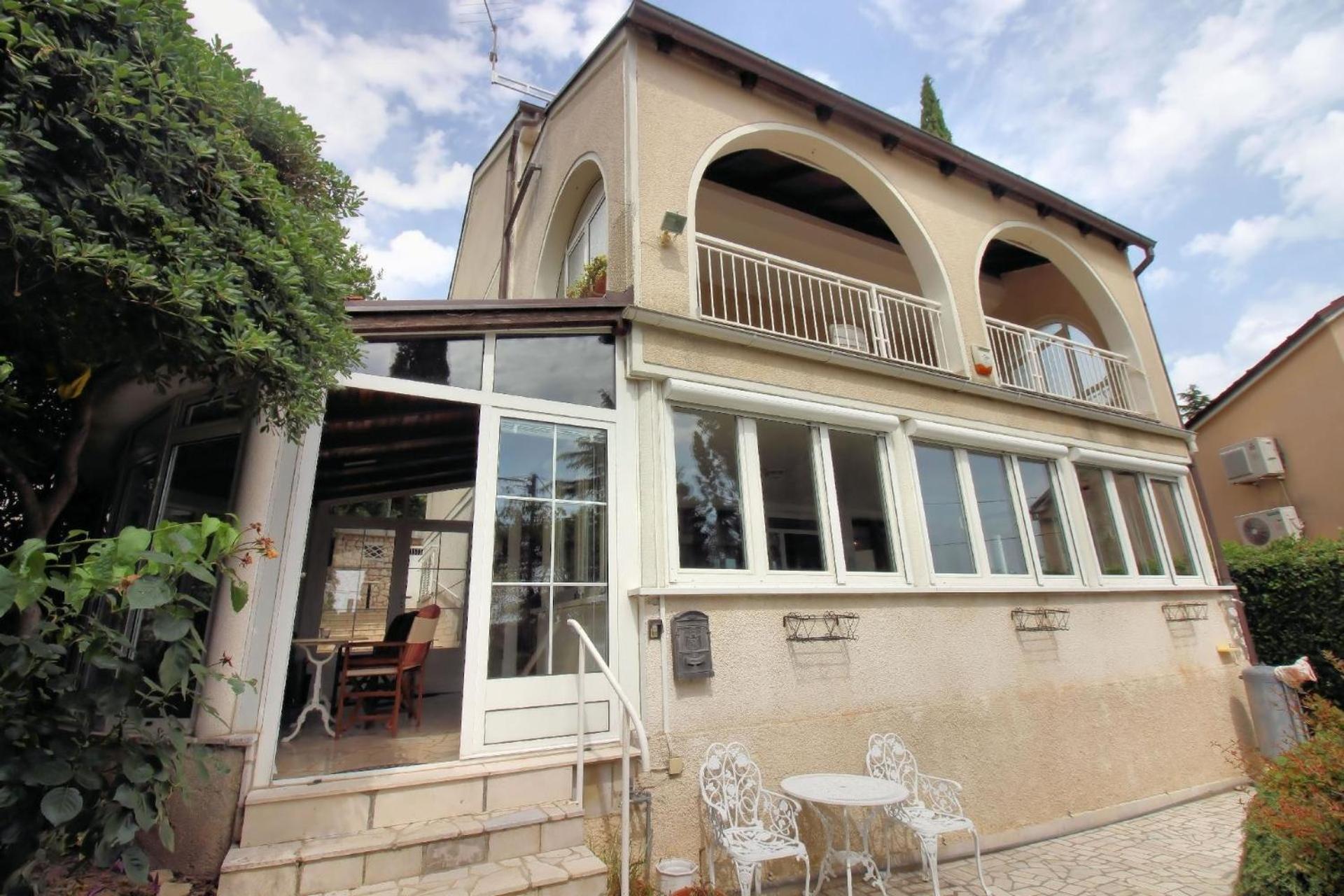 Klimatisierte Wohnung in Novi Vinodolski mit Garten und Grill view 2