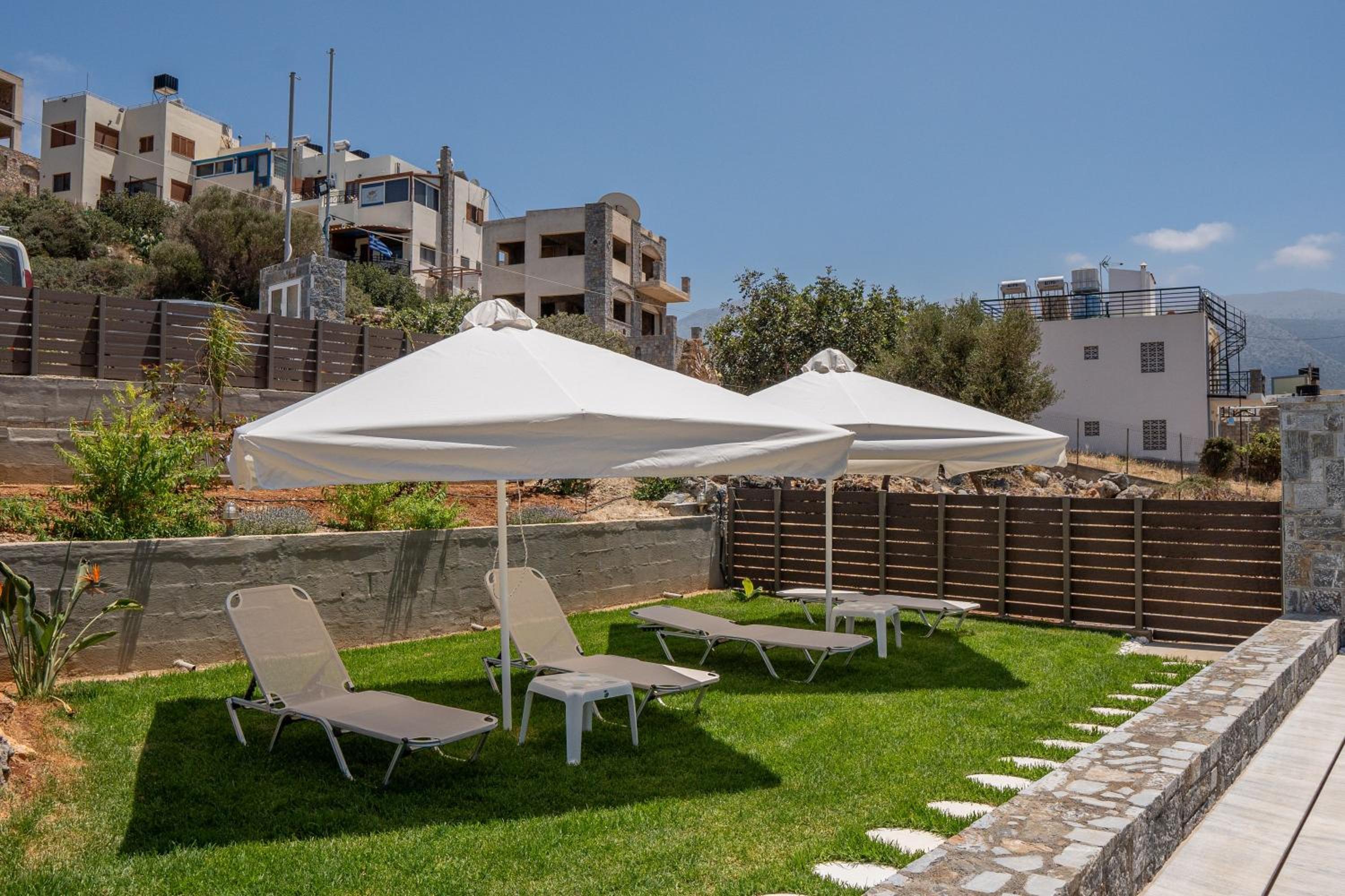 Villa Leandros Premium Suites