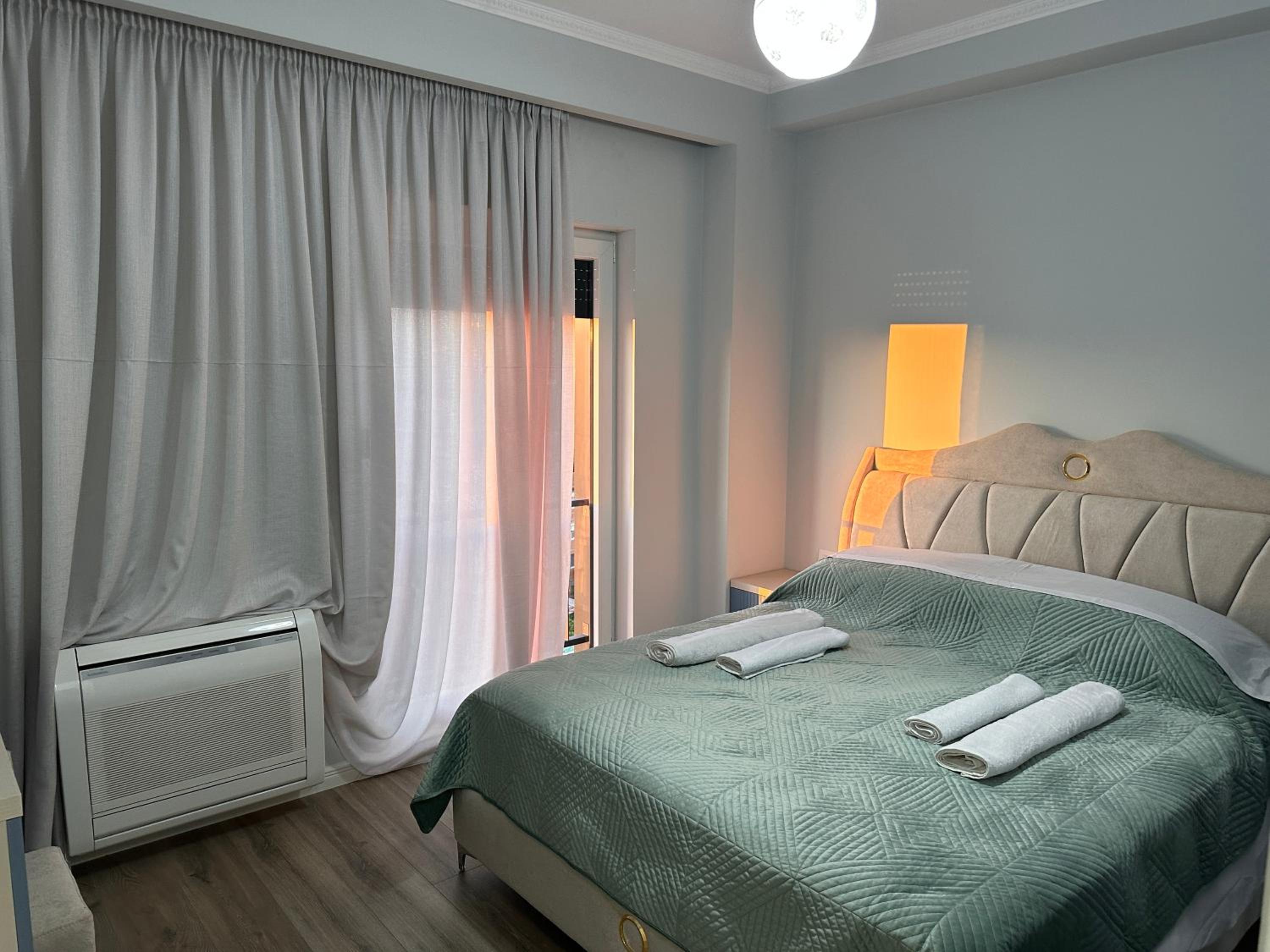 Spacious 2-Bedroom Apartment Near Center