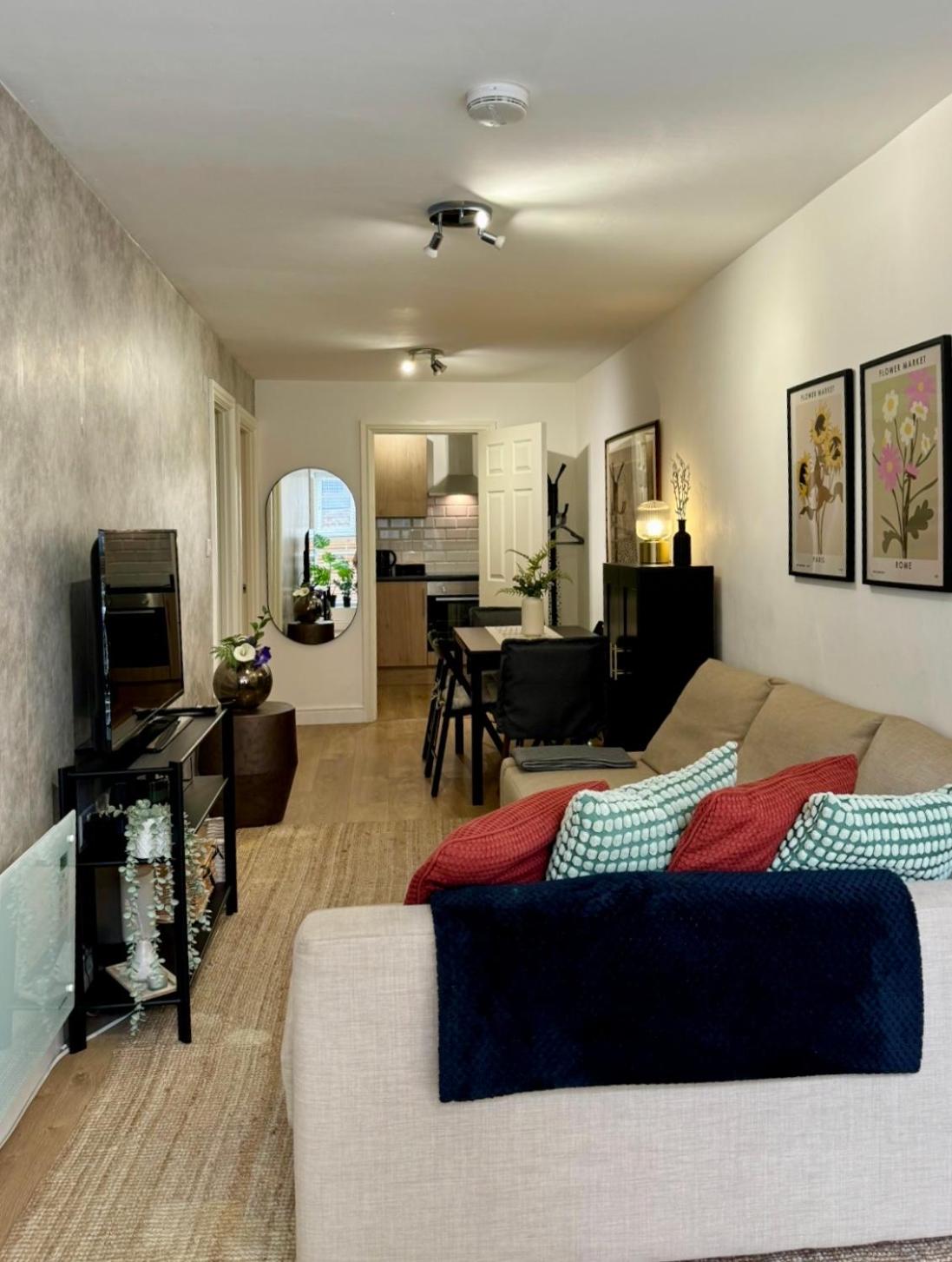 Holiday home 2BR l 2BA With Patio-Sleep 6