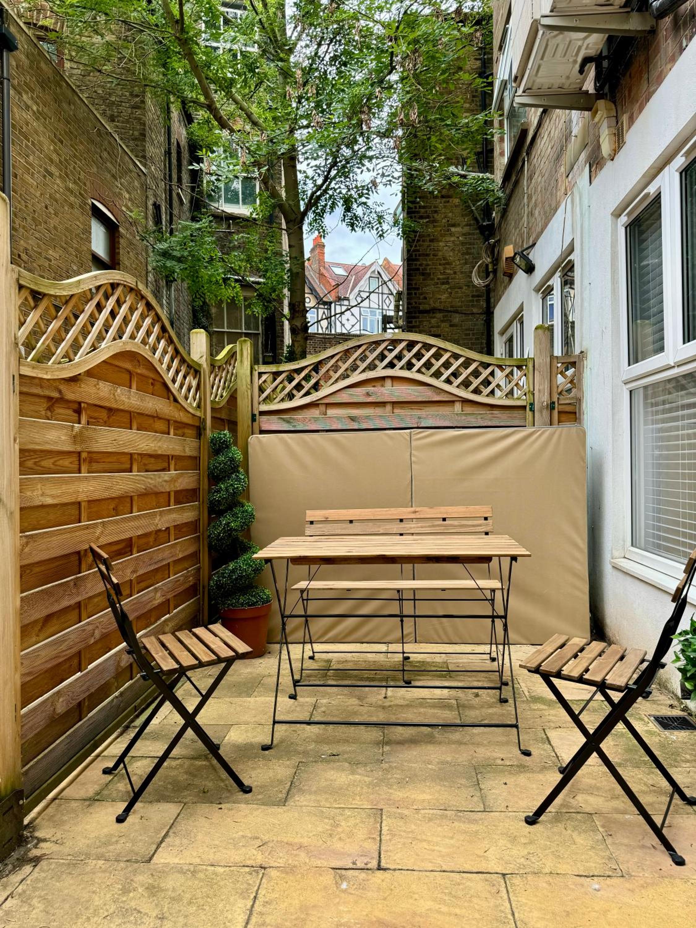 Holiday home 2BR l 2BA With Patio-Sleep 6