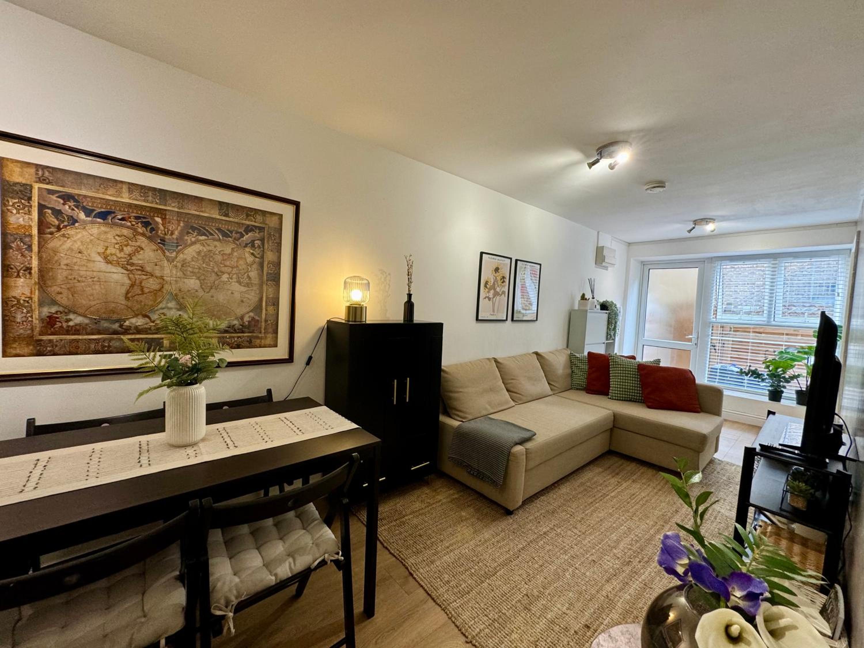 Holiday home 2BR l 2BA With Patio-Sleep 6