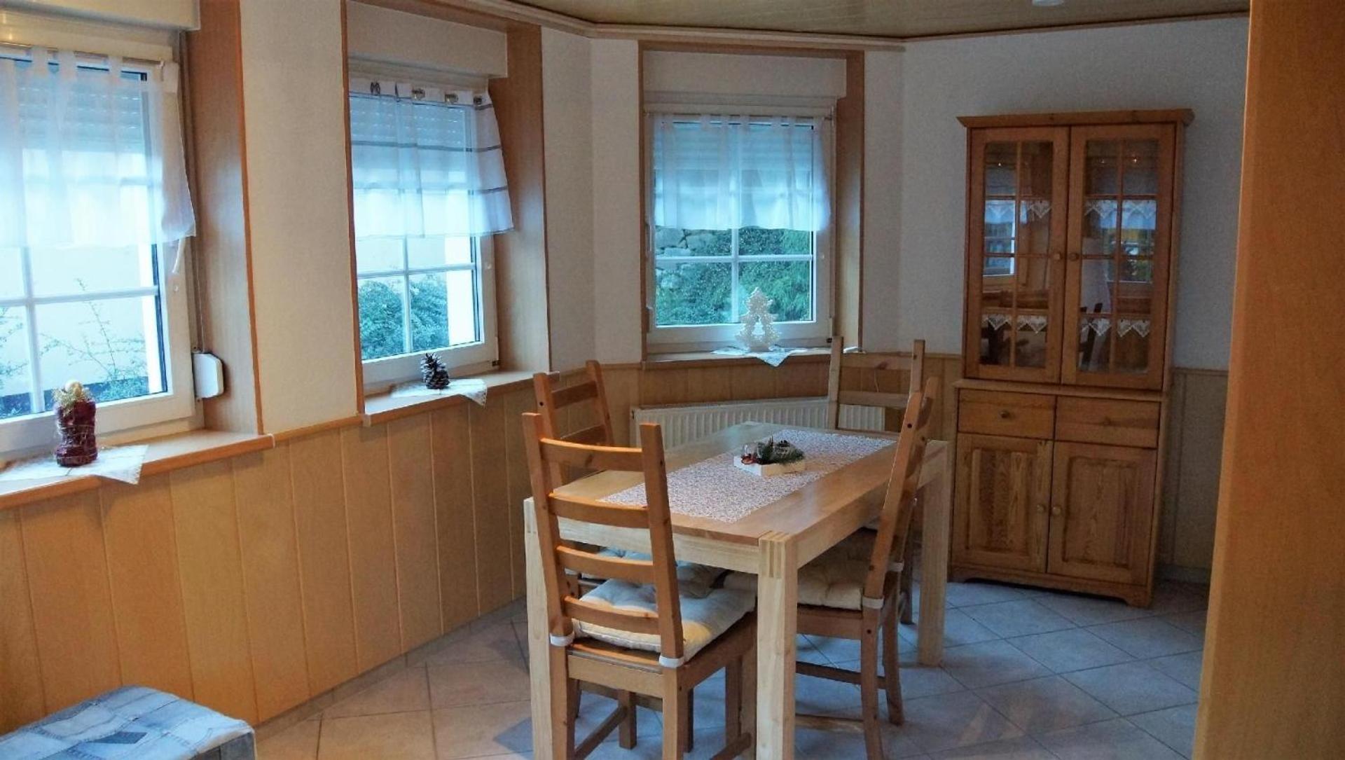 Geräumige Ferienwohnung im Untergeschoss
