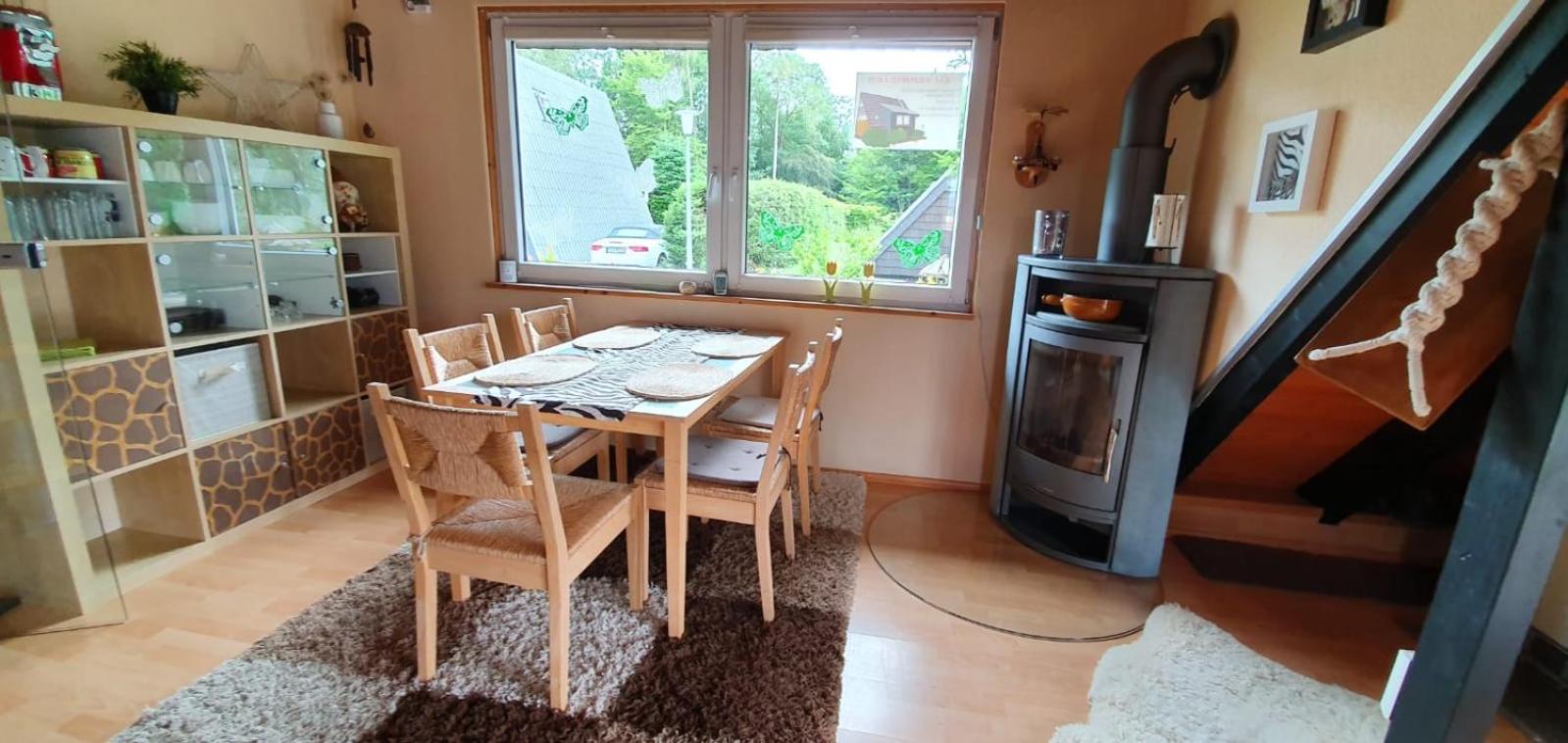 Ferienhaus zum Wohlfühlen in der Eifel, Poolnutzung, Tennis, Minigolf, Seenähe