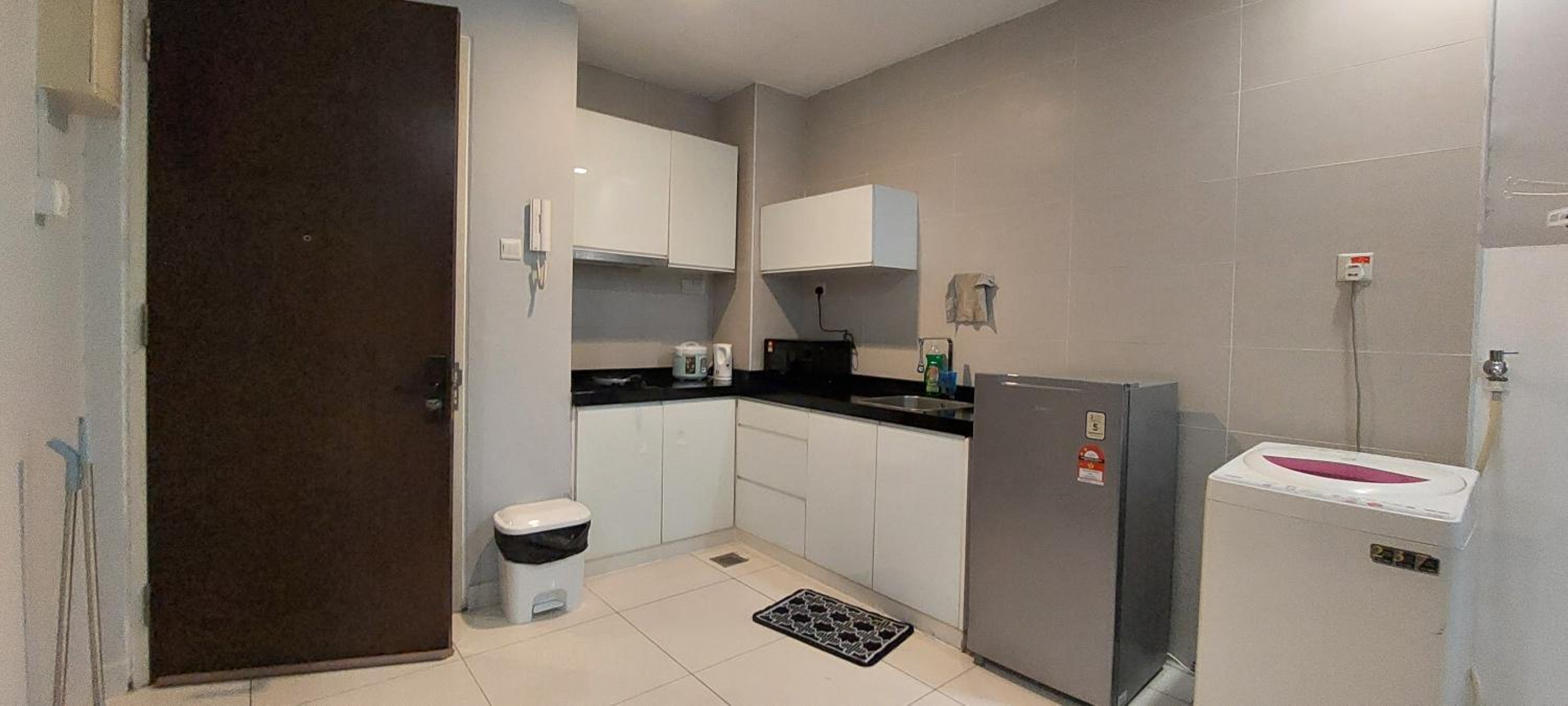 Lamandaz Homestay at Central Residence SG Besi Near MRT and TBS with 2 bedrooms