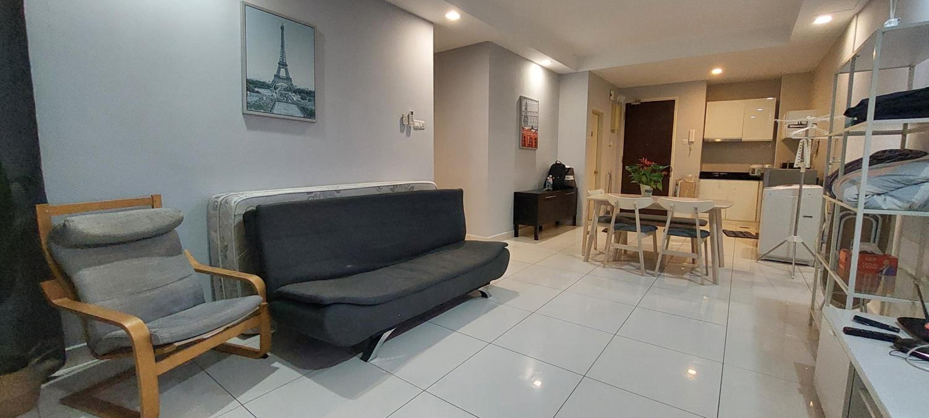 Lamandaz Homestay at Central Residence SG Besi Near MRT and TBS with 2 bedrooms