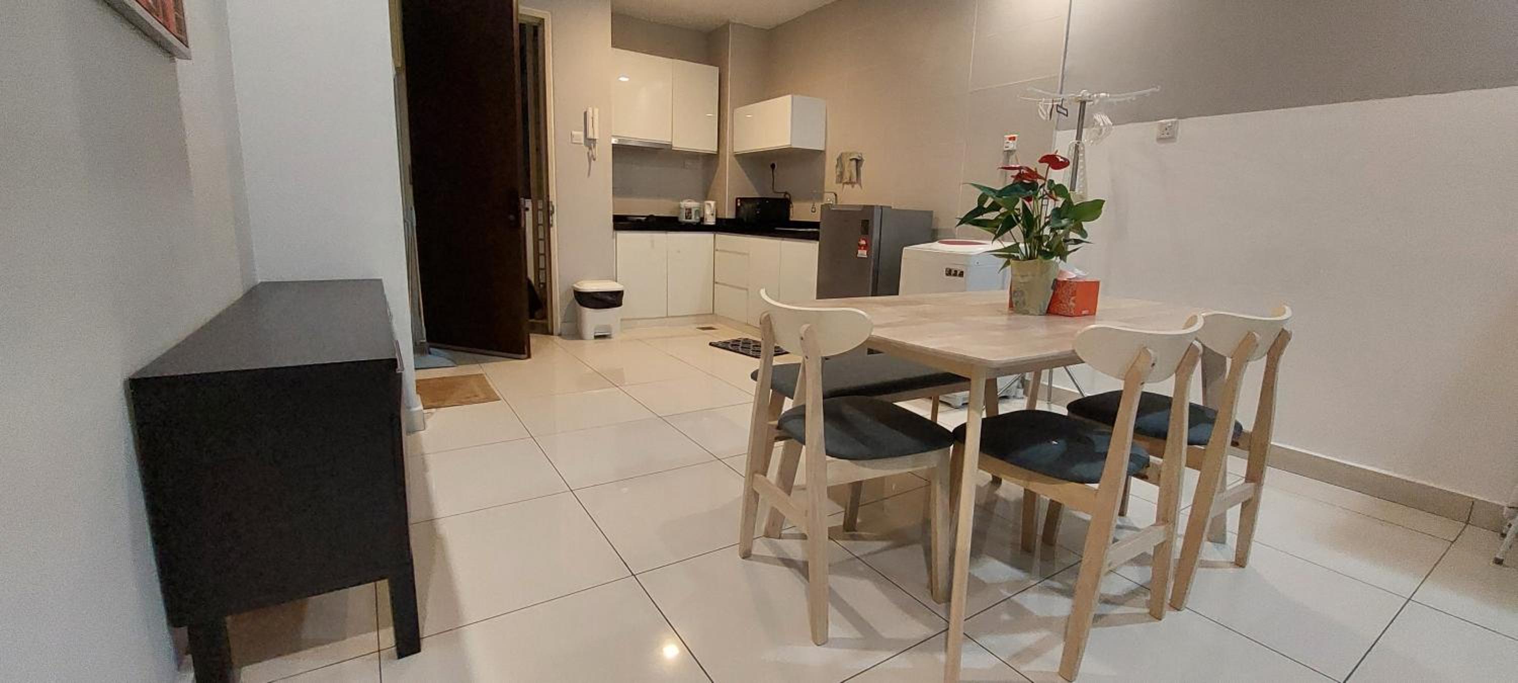 Lamandaz Homestay at Central Residence SG Besi Near MRT and TBS with 2 bedrooms