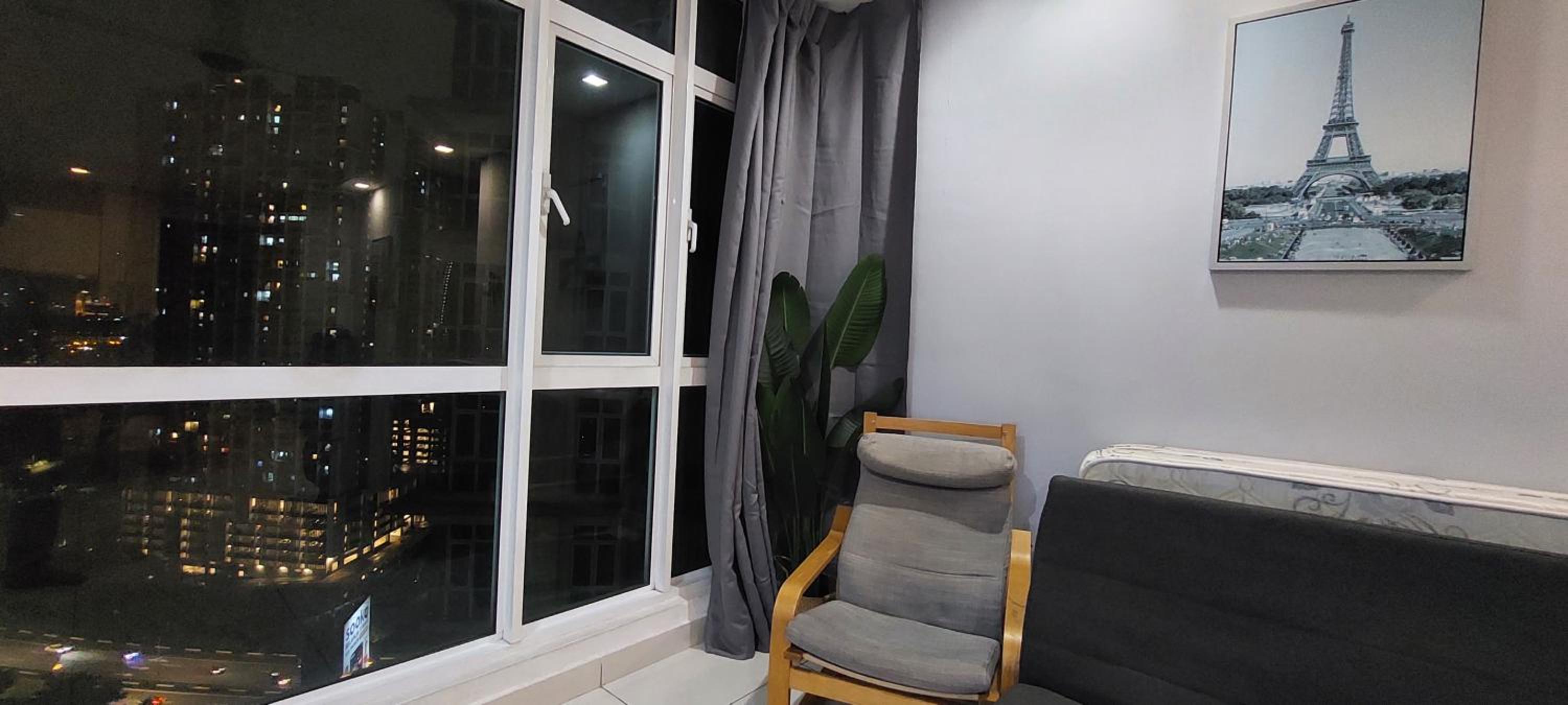 Lamandaz Homestay at Central Residence SG Besi Near MRT and TBS with 2 bedrooms