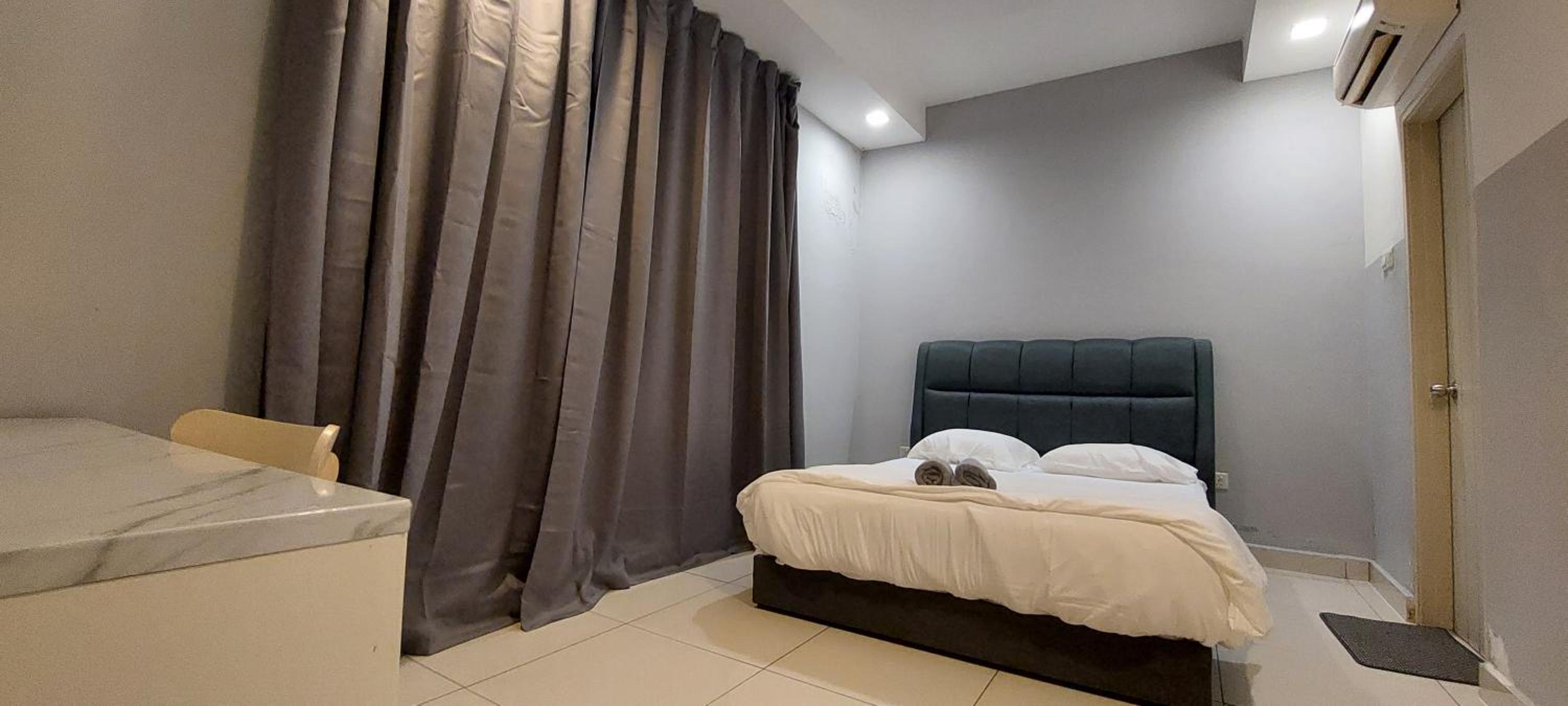 Lamandaz Homestay at Central Residence SG Besi Near MRT and TBS with 2 bedrooms