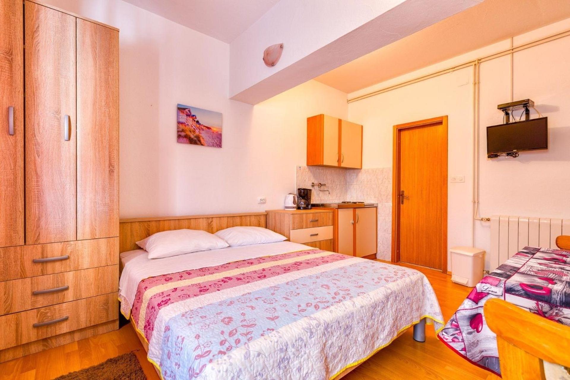 Studioapartment Meri 4 view 2