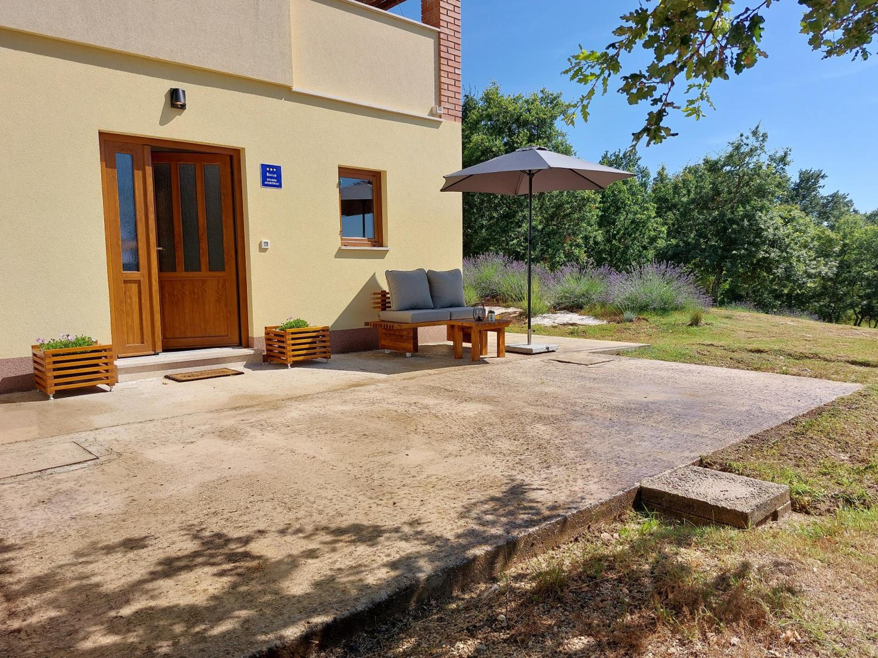 Studio Apartman Nika