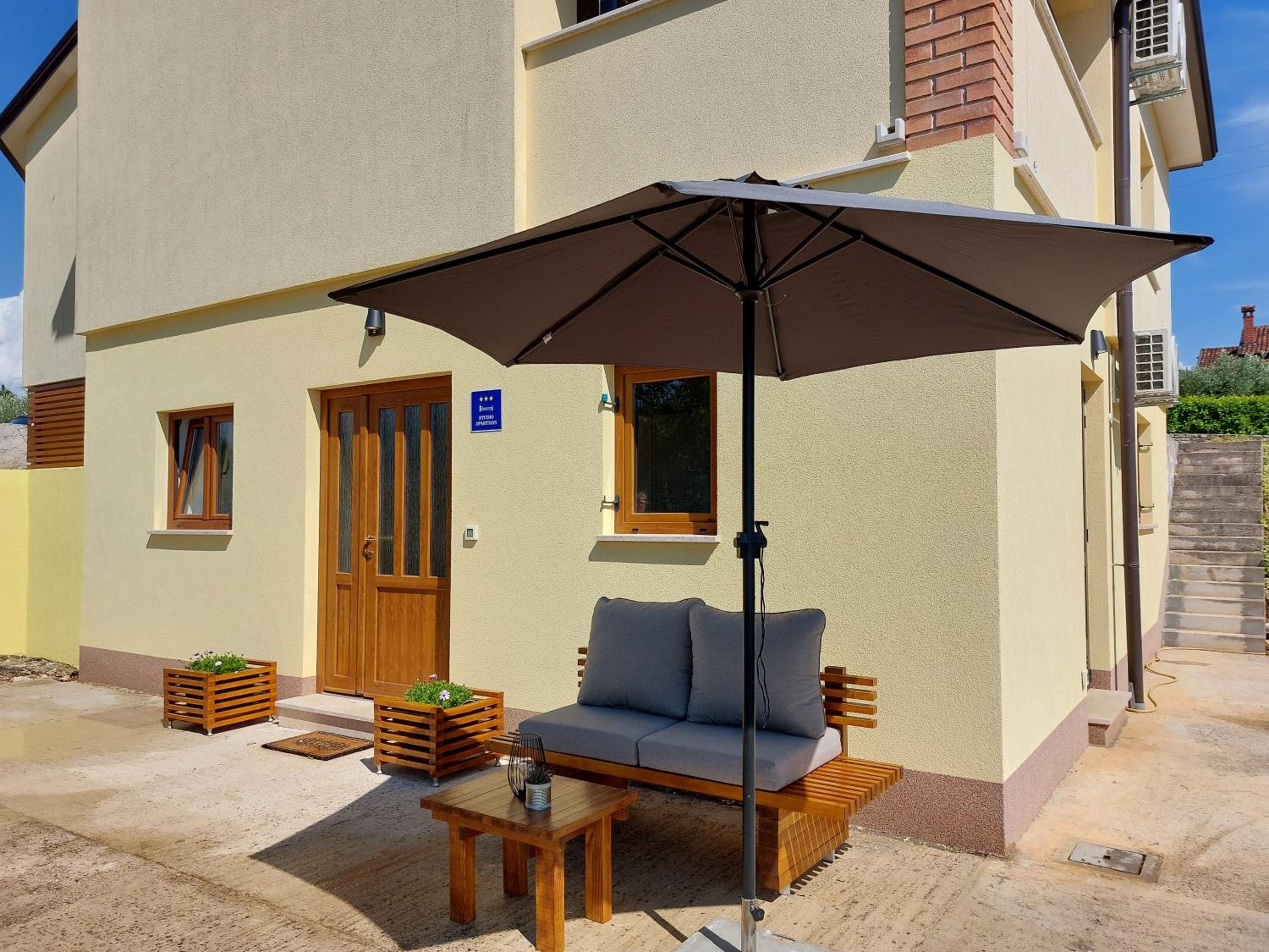 Studio Apartman Nika