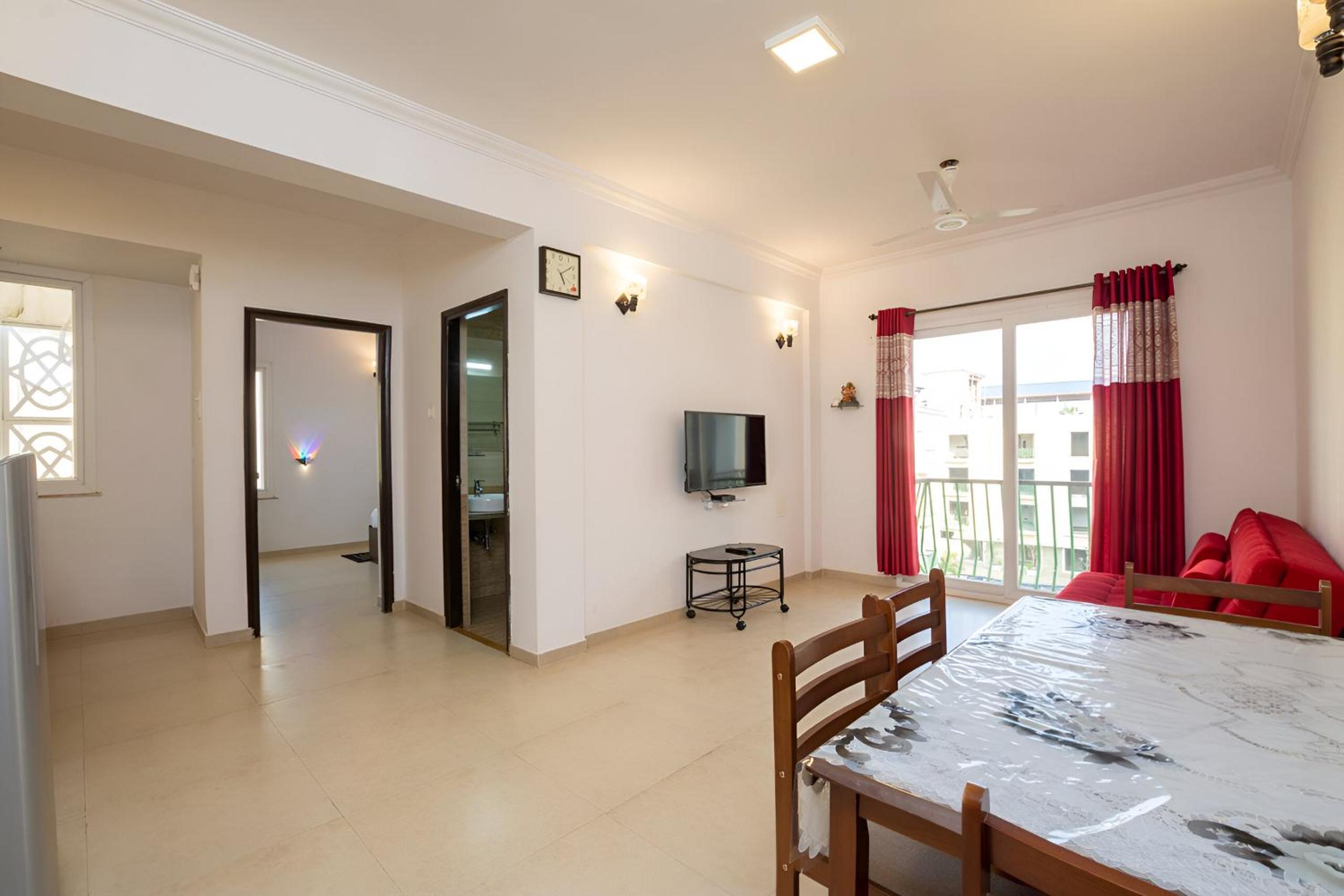Ronnie's Studio Apartment view 4