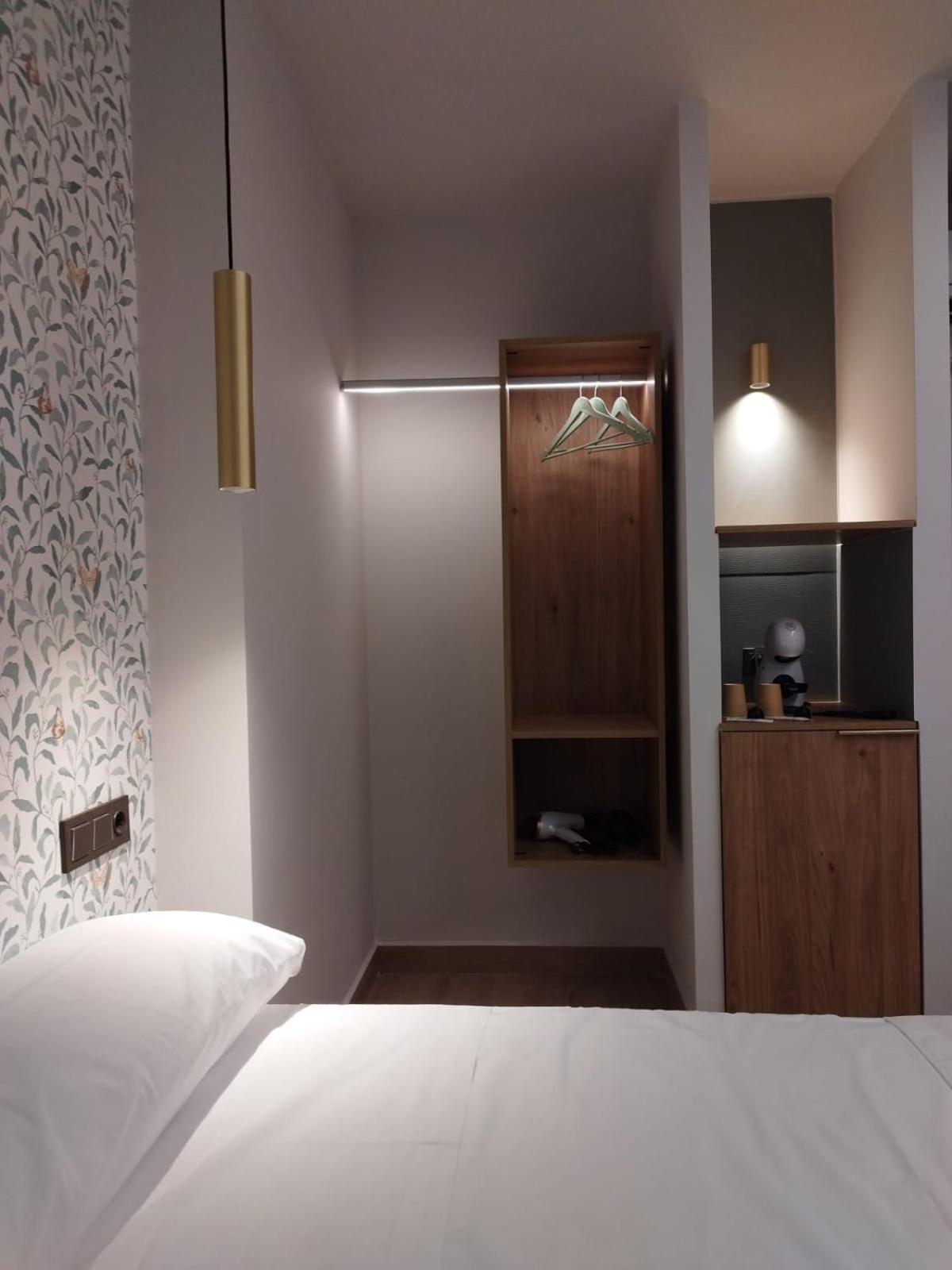 Plaza Rooms