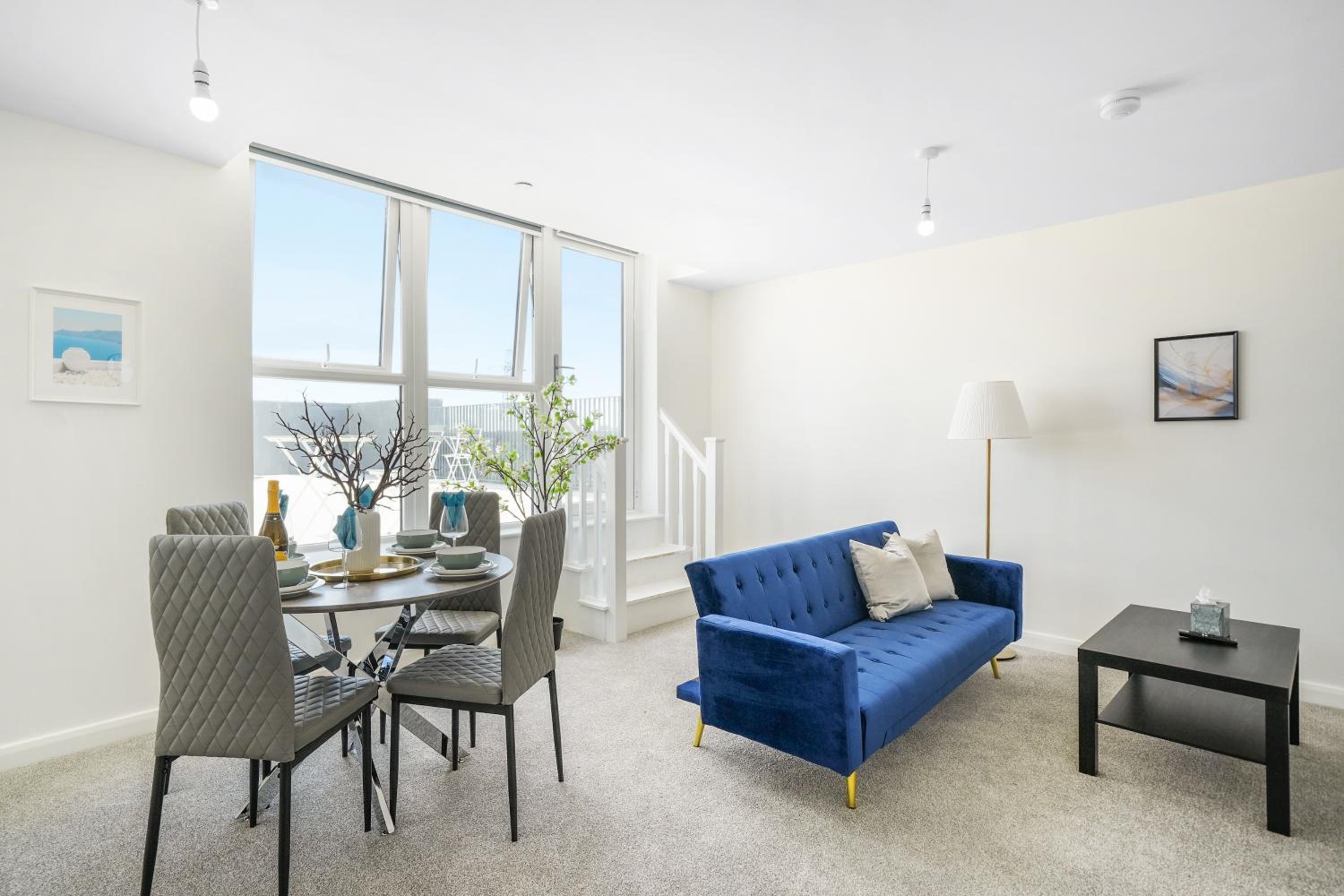 Brand New 2 and 1 Bed Luton Apartments view 3