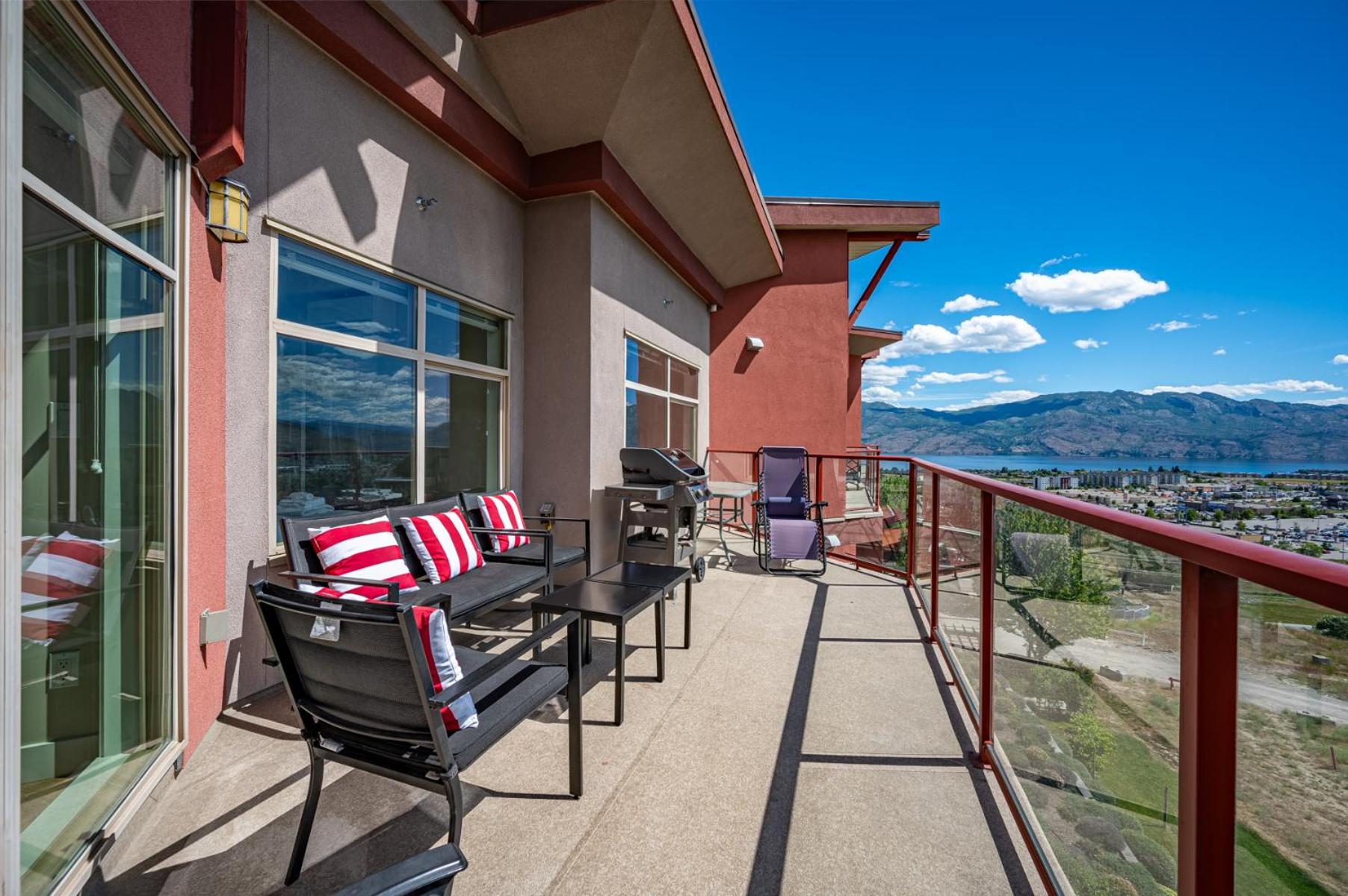 Top Floor Apartment at Amenity Rich Resort 406