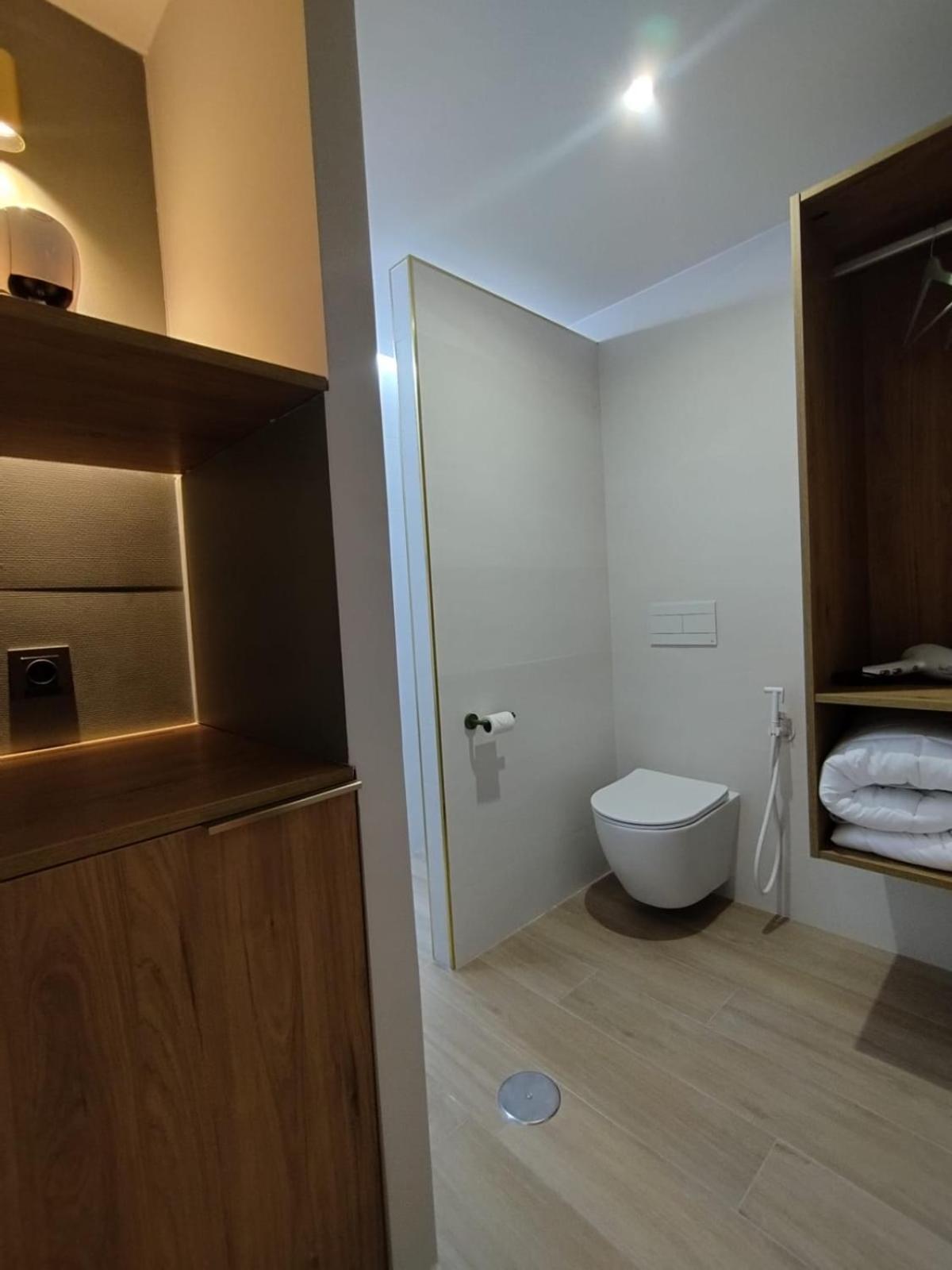 Plaza Rooms