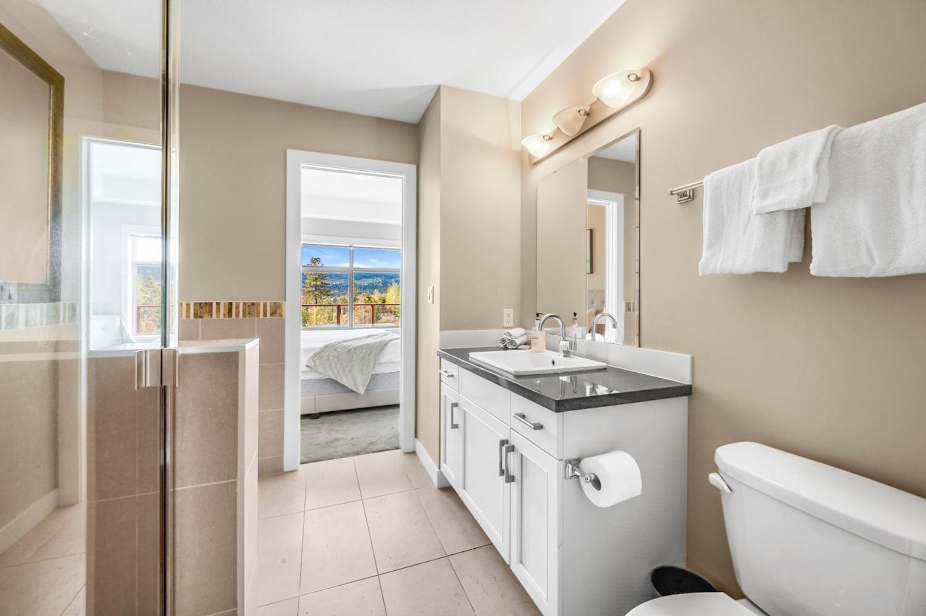 Top Floor Apartment at Amenity Rich Resort 406