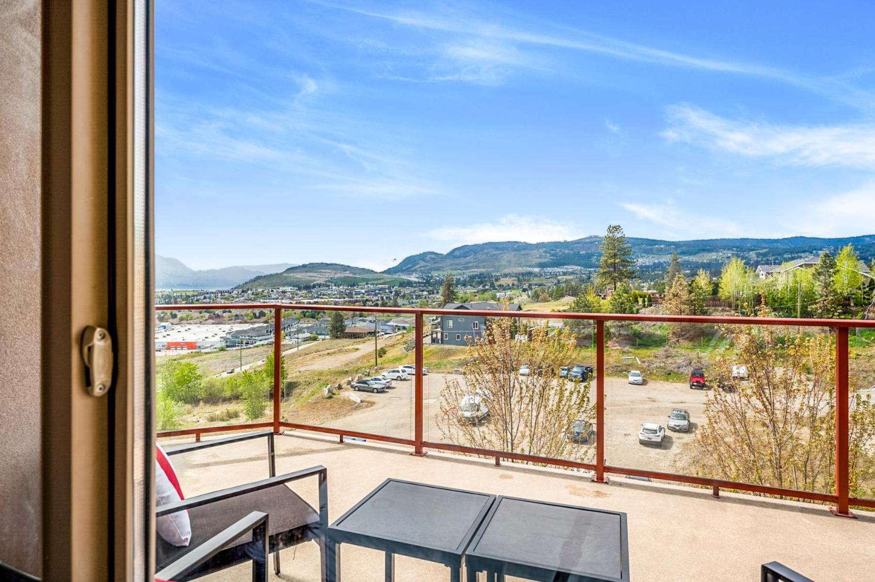Top Floor Apartment at Amenity Rich Resort 406