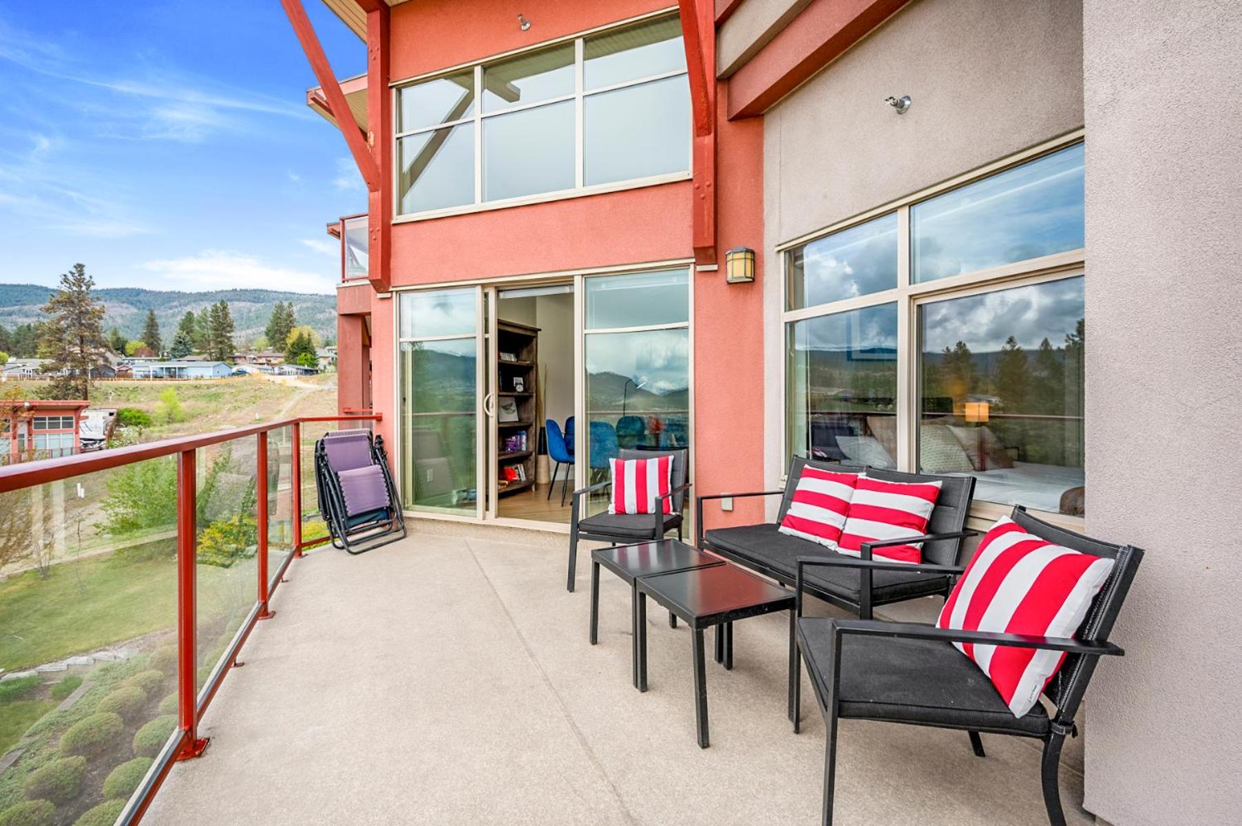 Top Floor Apartment at Amenity Rich Resort 406
