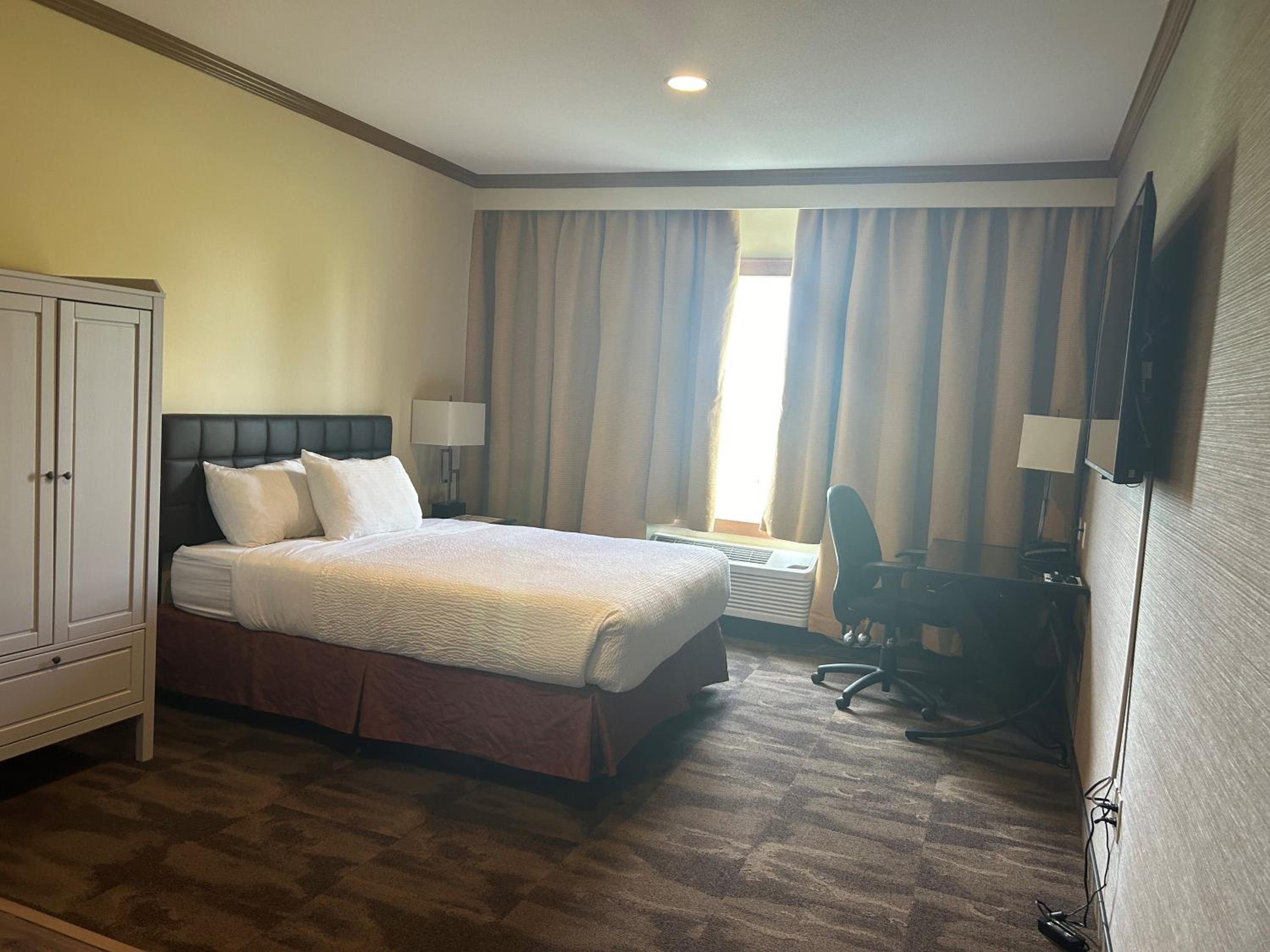 Camrose Resort Hotel
