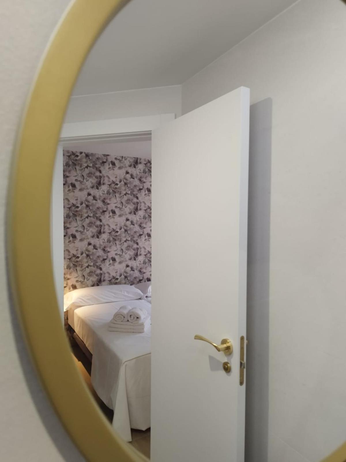 Plaza Rooms