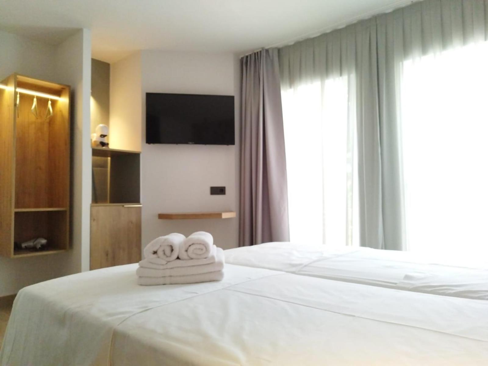 Plaza Rooms
