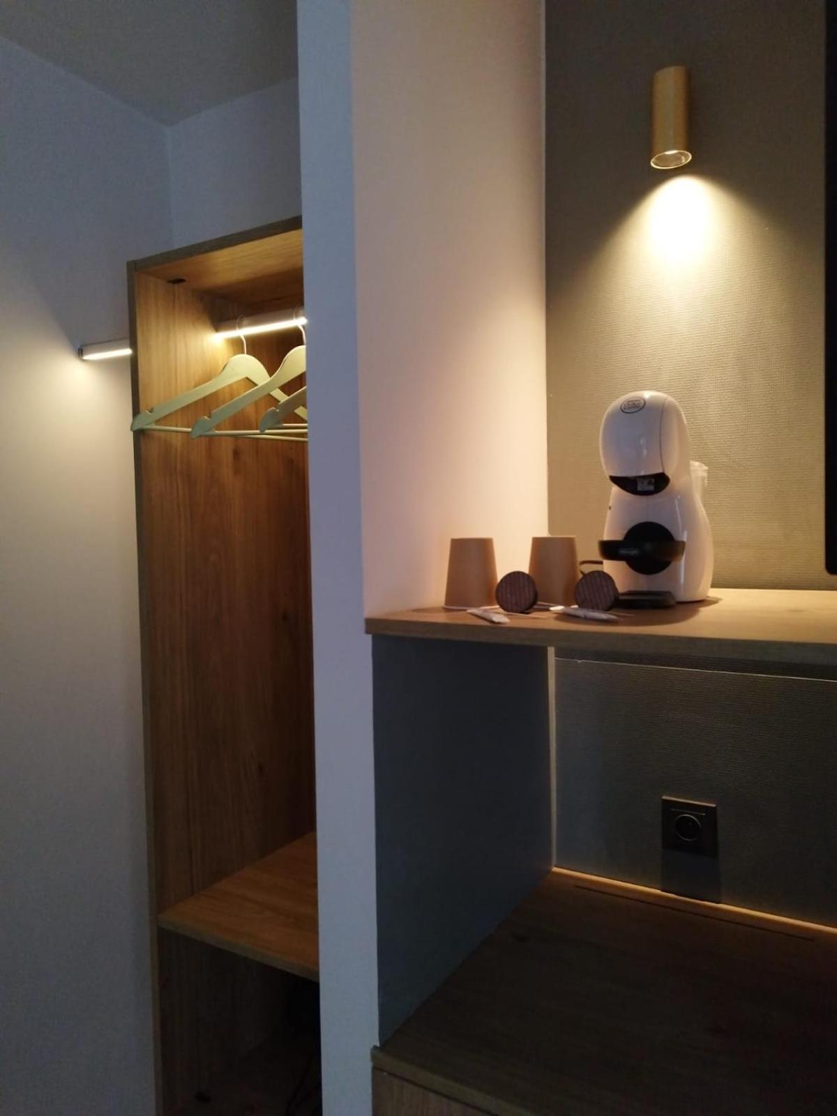 Plaza Rooms