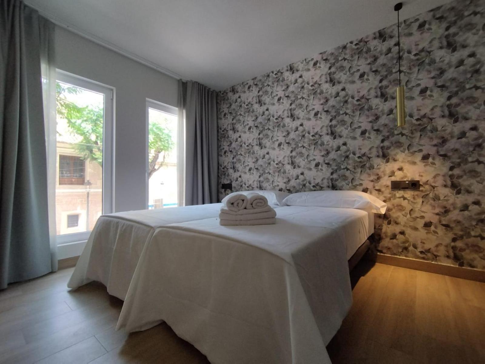 Plaza Rooms