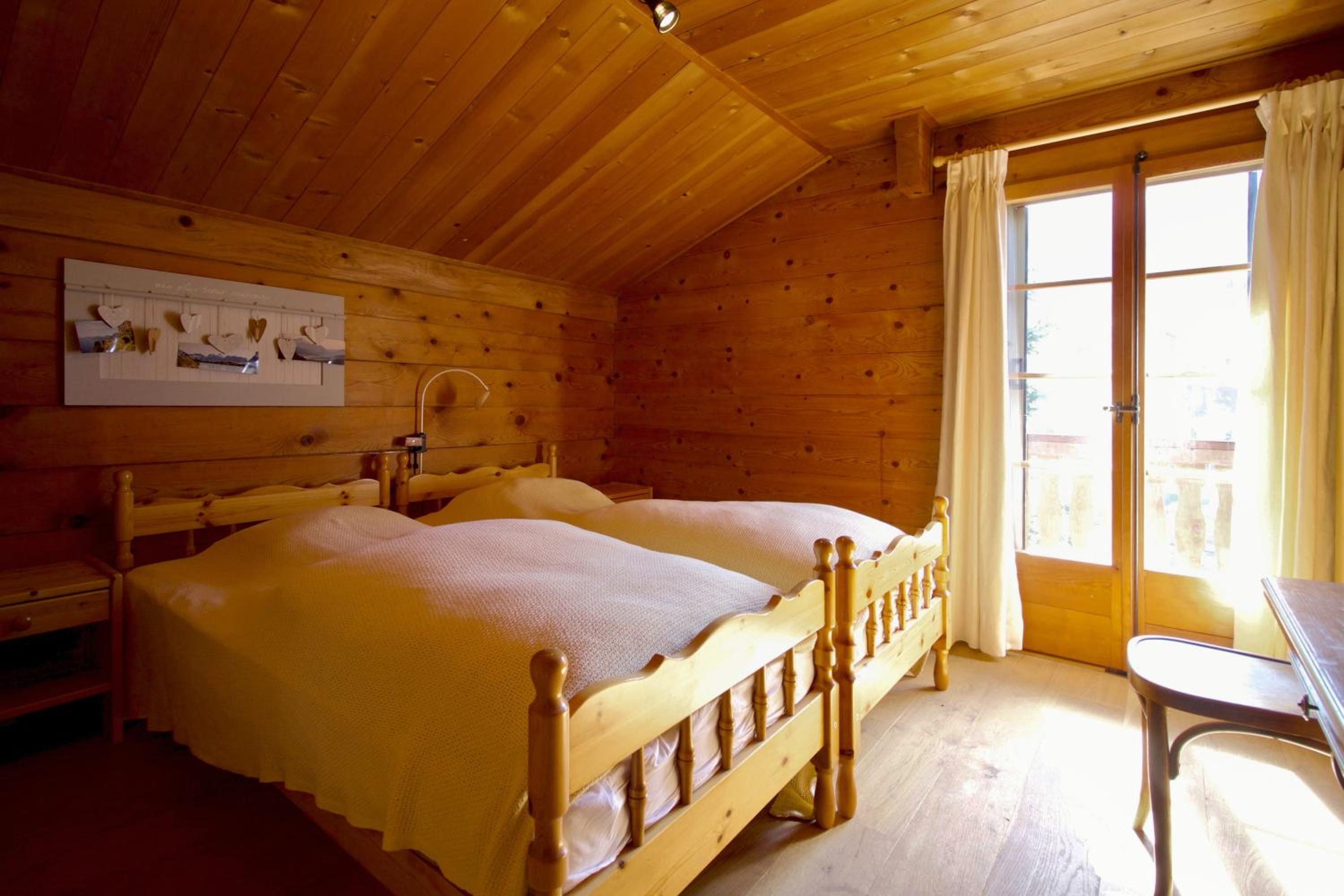 Magnifique chalet familial pour 10 personnes au coeur de Nax view 2
