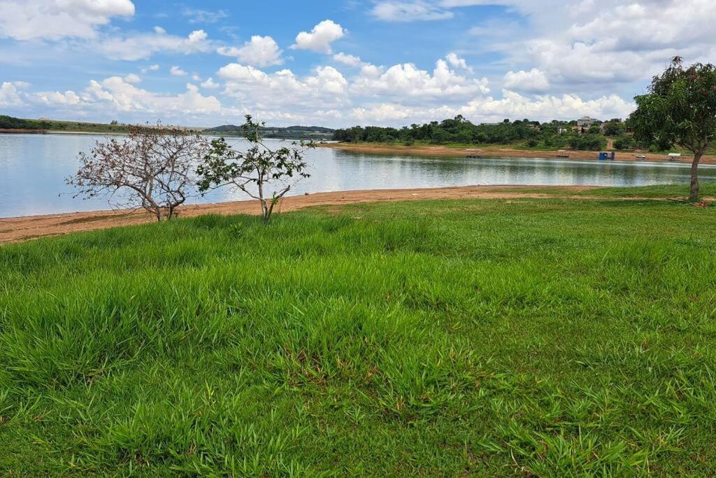 Rancho Sossego - Casa a 100m do Lago Corumbá IV