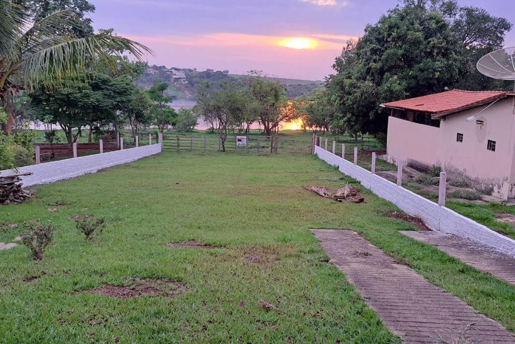 Rancho Sossego - Casa a 100m do Lago Corumbá IV