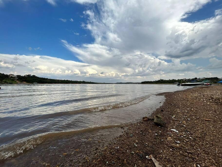 Rancho Sossego - Casa a 100m do Lago Corumbá IV