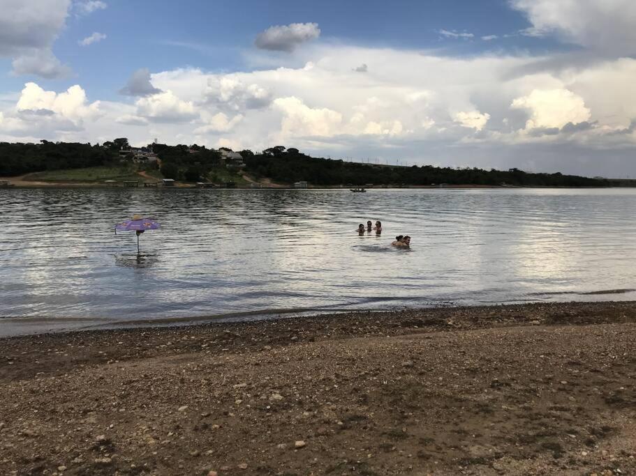 Rancho Sossego - Casa a 100m do Lago Corumbá IV