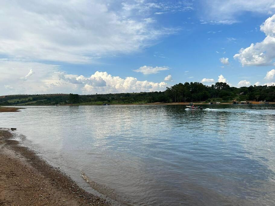 Rancho Sossego - Casa a 100m do Lago Corumbá IV