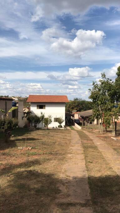 Rancho Sossego - Casa a 100m do Lago Corumbá IV