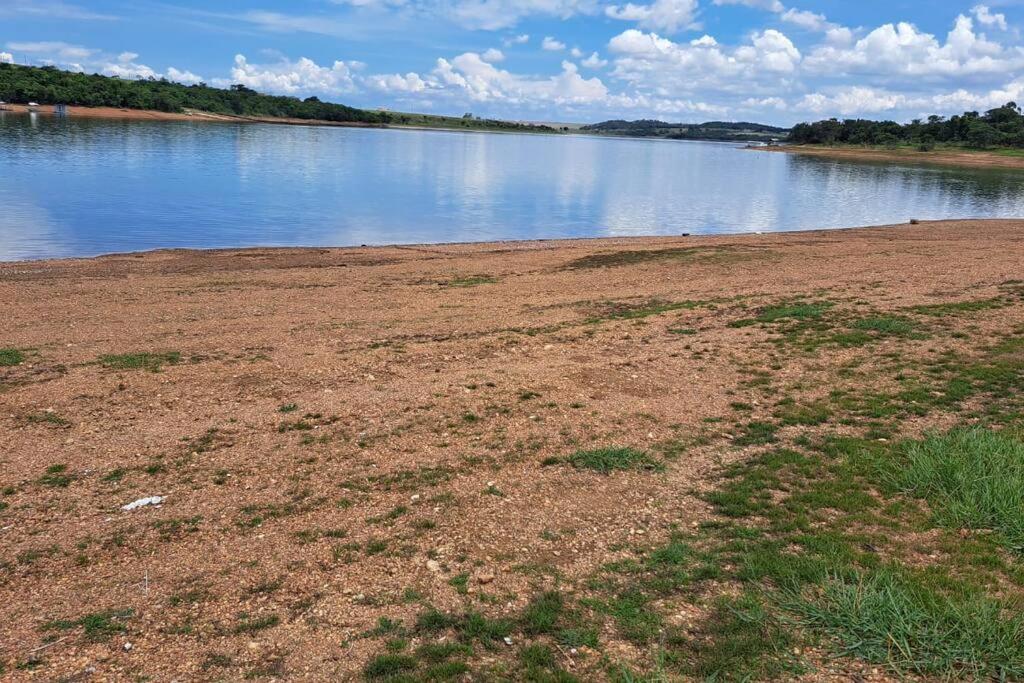 Rancho Sossego - Casa a 100m do Lago Corumbá IV