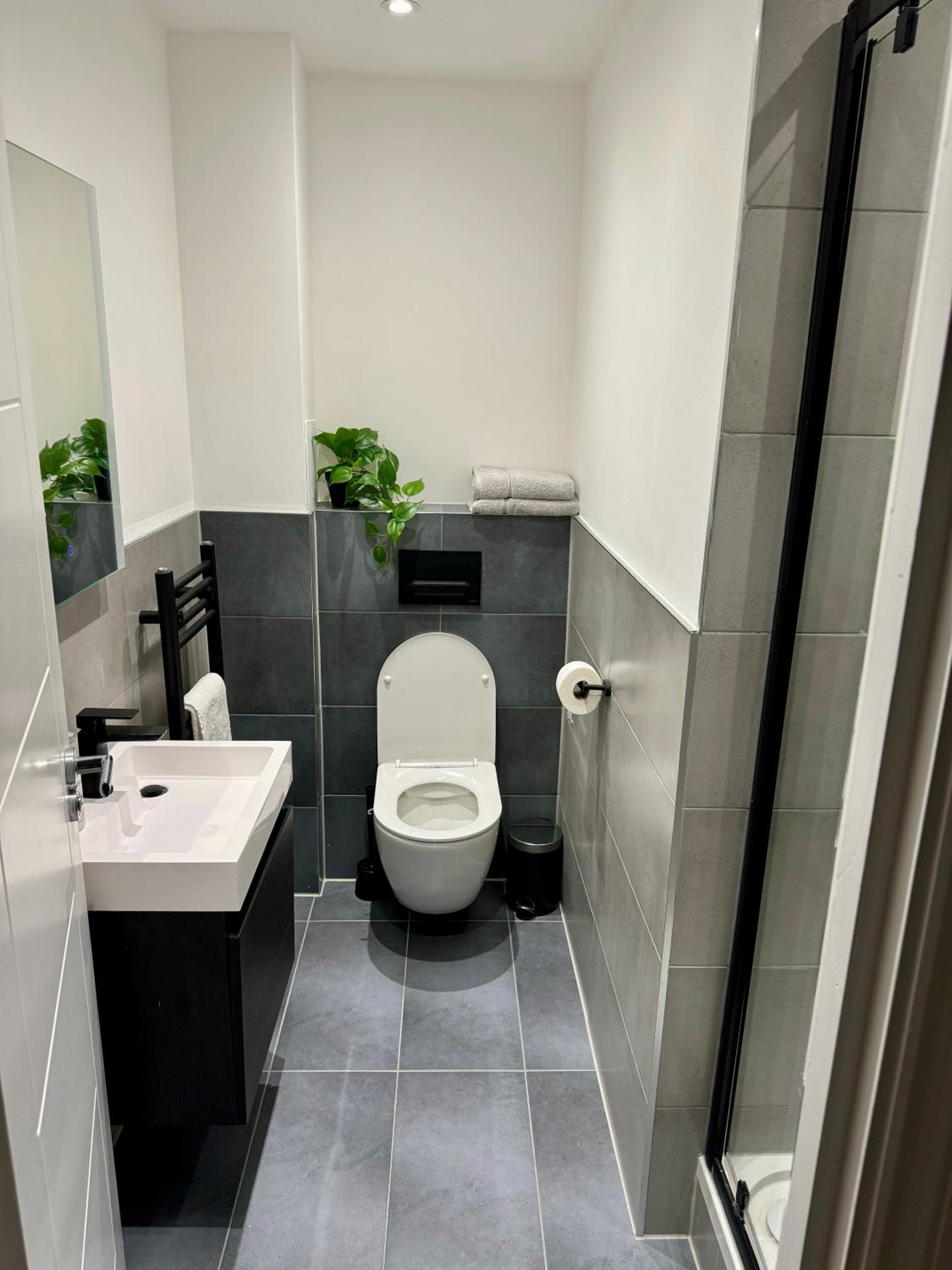 Holiday home 2BR l 2BA With Patio-Sleep 6