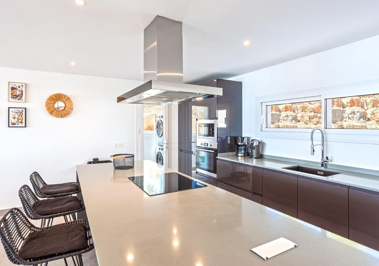 Villa BuenaVista Hills - Sea View - Infinity Pool - Parking - Grill