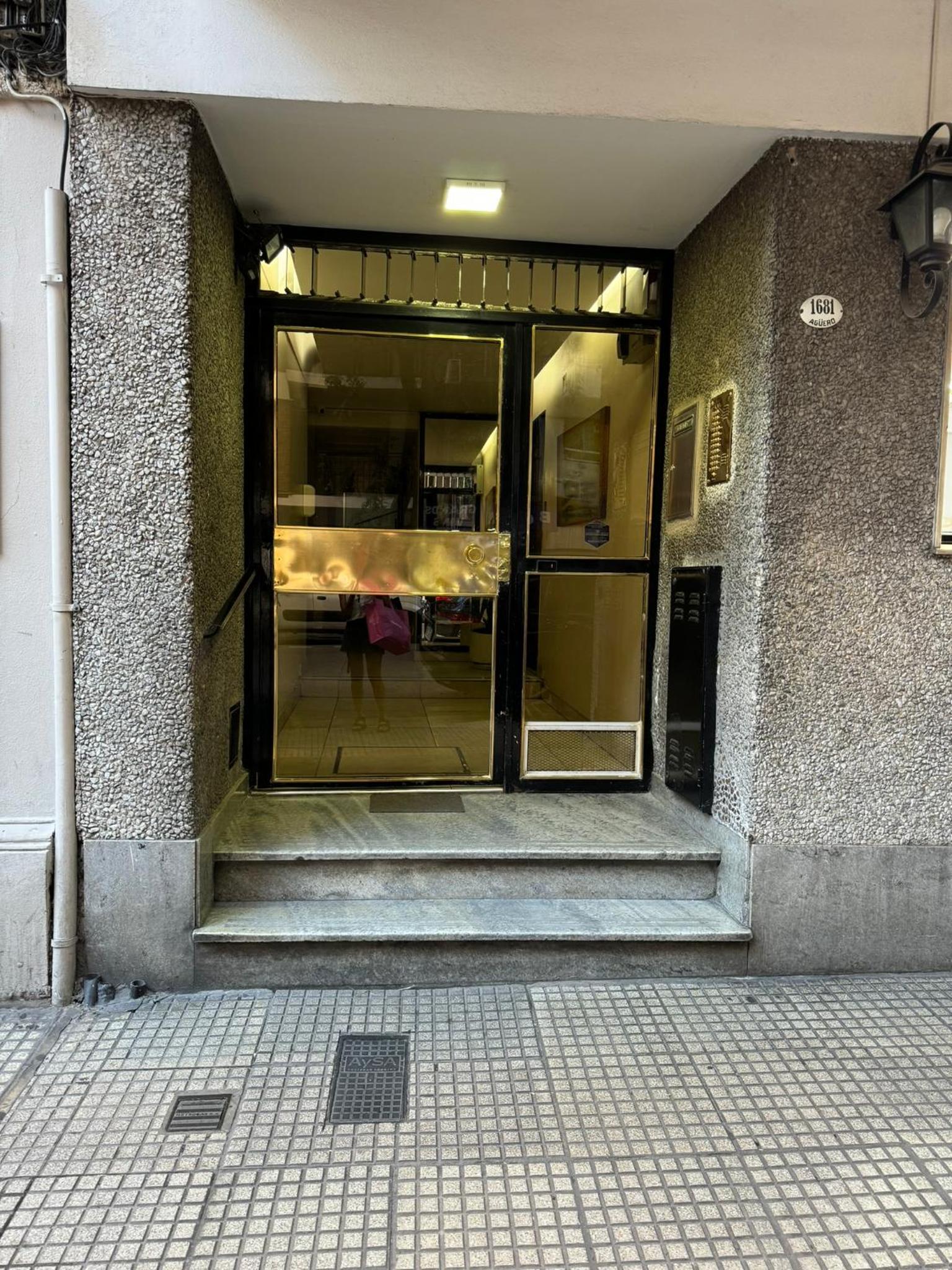 Dpto en excelente ubicación, muy luminoso y cómodo, a media cuadra del subte